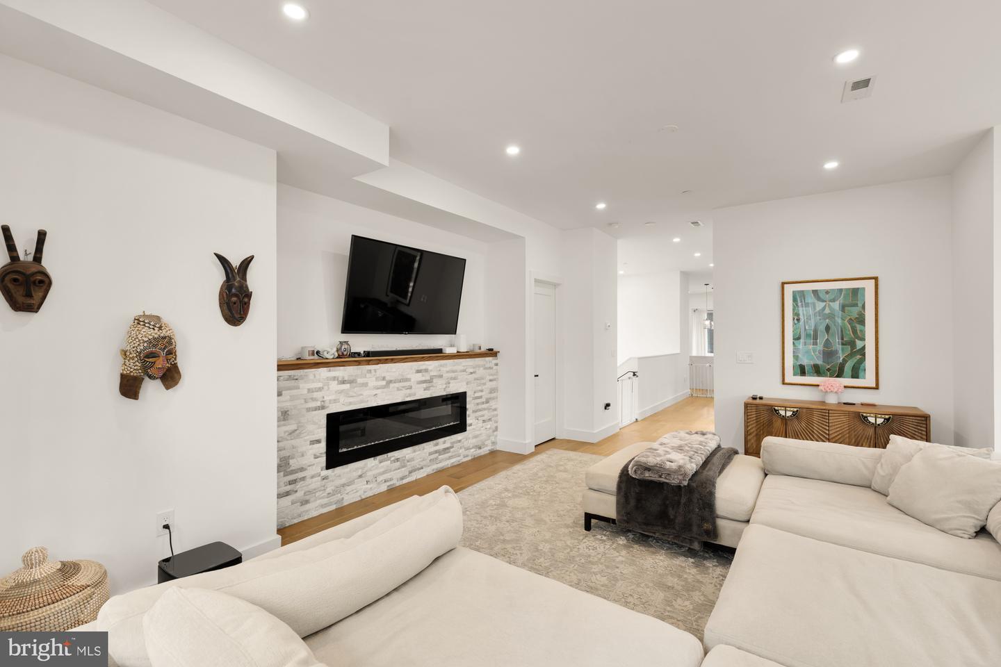 5401 8TH ST NW #B, WASHINGTON, District Of Columbia 20011, 3 Bedrooms Bedrooms, ,2 BathroomsBathrooms,Residential,For sale,5401 8TH ST NW #B,DCDC2203906 MLS # DCDC2203906