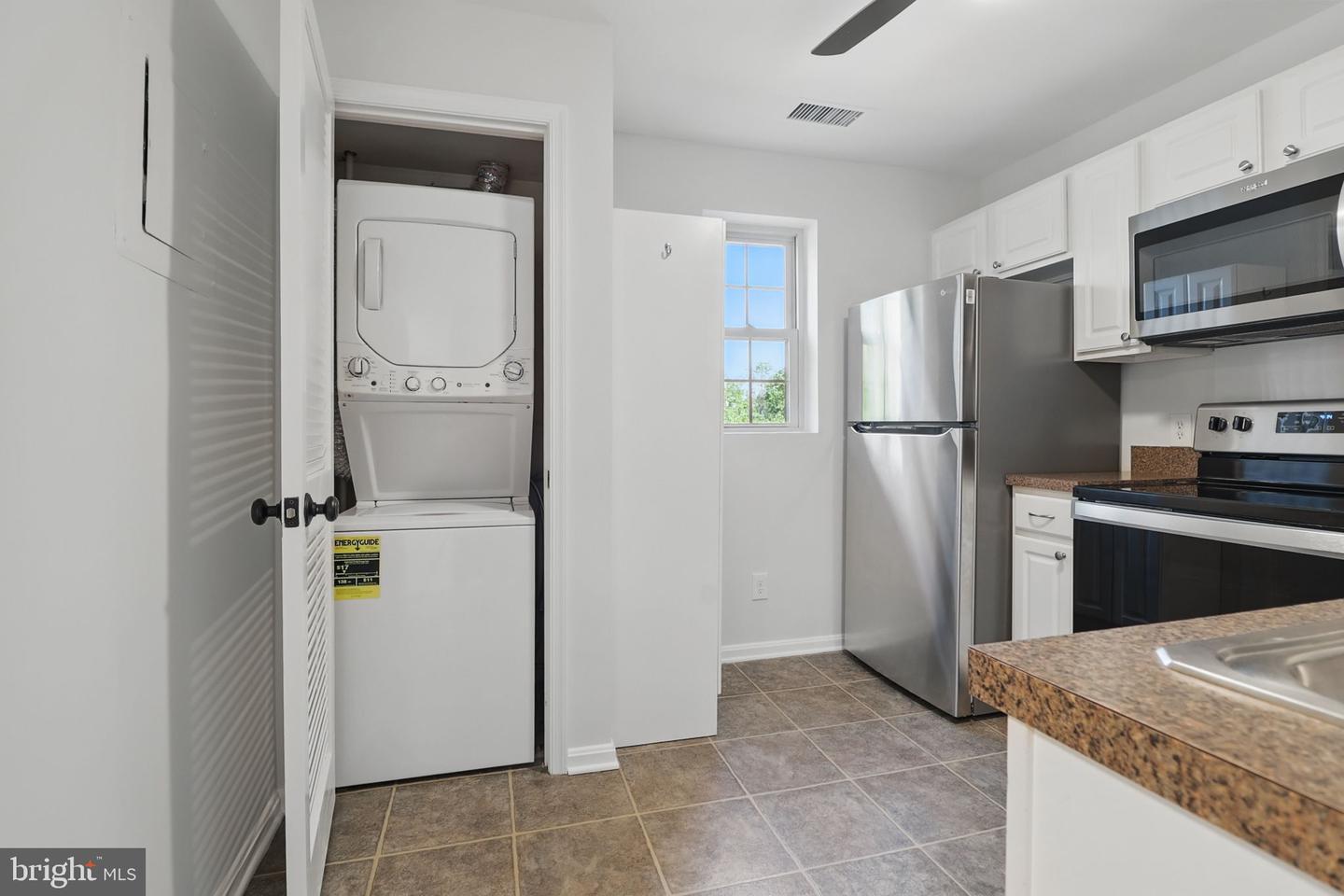 1403 E ABINGDON DR E #3, ALEXANDRIA, Virginia 22314, 1 Bedroom Bedrooms, ,1 BathroomBathrooms,Residential,For sale,1403 E ABINGDON DR E #3,VAAX2046064 MLS # VAAX2046064
