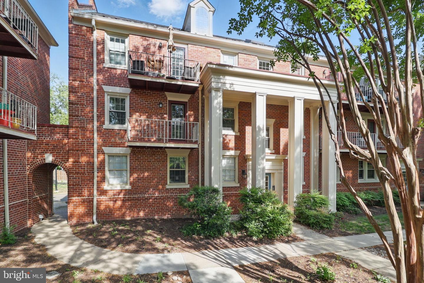 1403 E ABINGDON DR E #3, ALEXANDRIA, Virginia 22314, 1 Bedroom Bedrooms, ,1 BathroomBathrooms,Residential,For sale,1403 E ABINGDON DR E #3,VAAX2046064 MLS # VAAX2046064