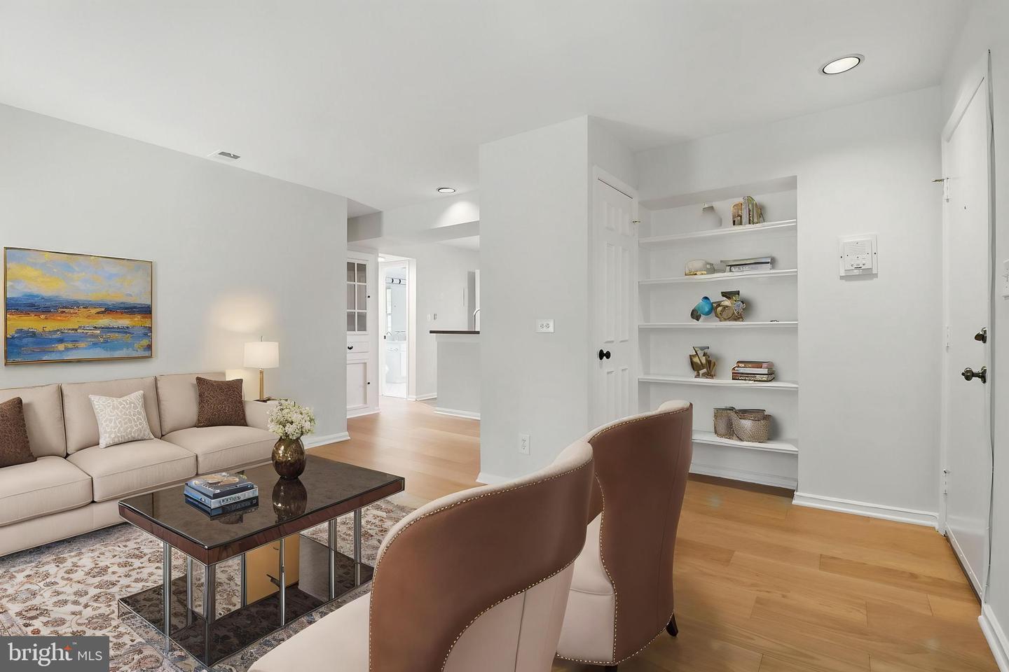 1403 E ABINGDON DR E #3, ALEXANDRIA, Virginia 22314, 1 Bedroom Bedrooms, ,1 BathroomBathrooms,Residential,For sale,1403 E ABINGDON DR E #3,VAAX2046064 MLS # VAAX2046064