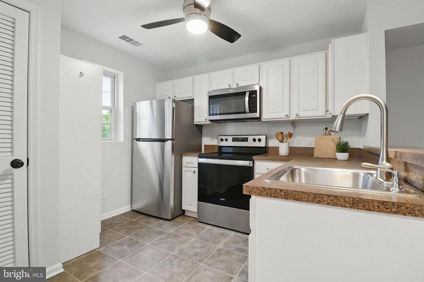 1403 E ABINGDON DR E #3, ALEXANDRIA, Virginia 22314, 1 Bedroom Bedrooms, ,1 BathroomBathrooms,Residential,For sale,1403 E ABINGDON DR E #3,VAAX2046064 MLS # VAAX2046064