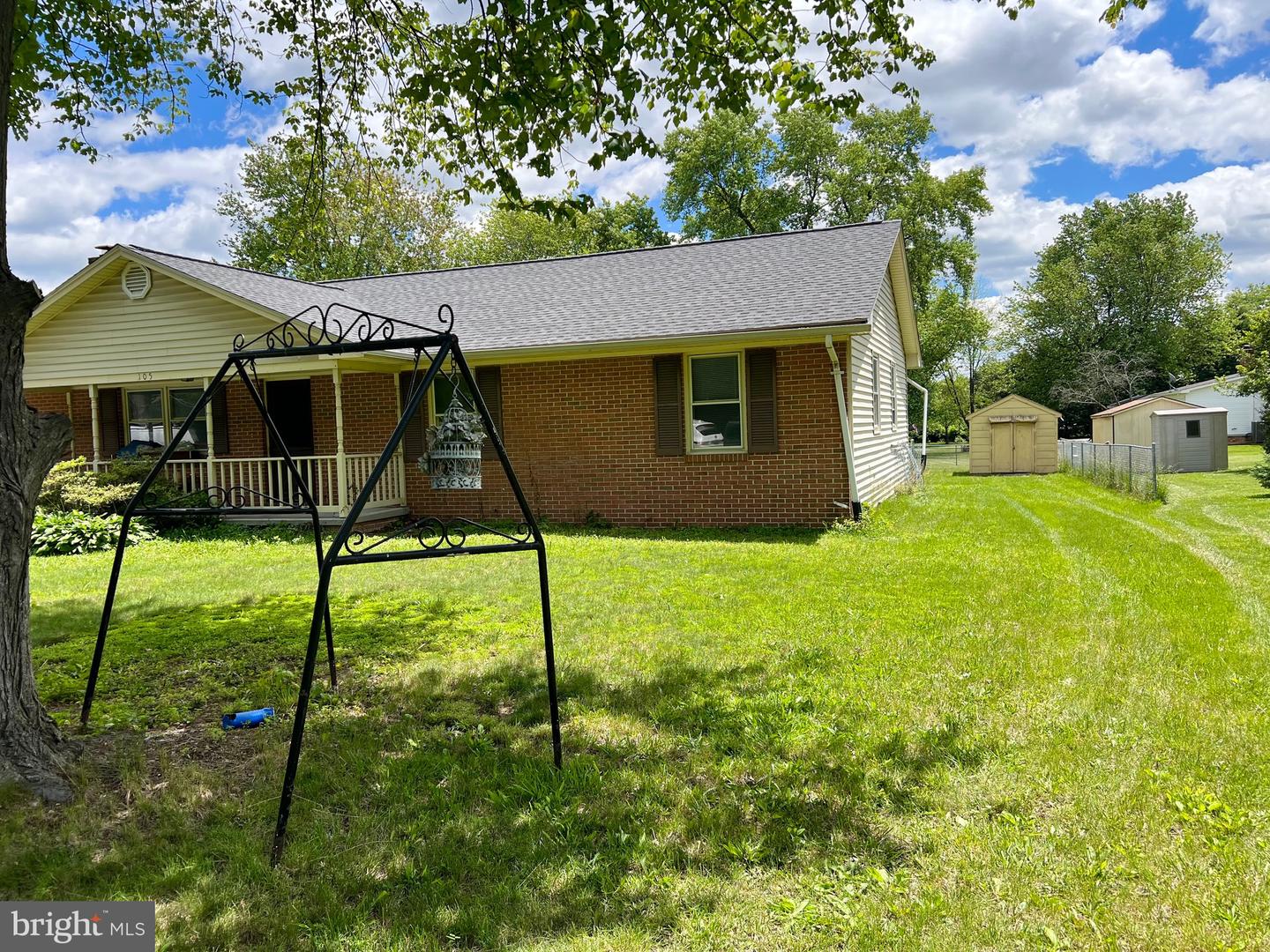 105 CAROLINE AVE, STEPHENS CITY, Virginia 22655, 3 Bedrooms Bedrooms, ,2 BathroomsBathrooms,Residential,For sale,105 CAROLINE AVE,VAFV2034630 MLS # VAFV2034630