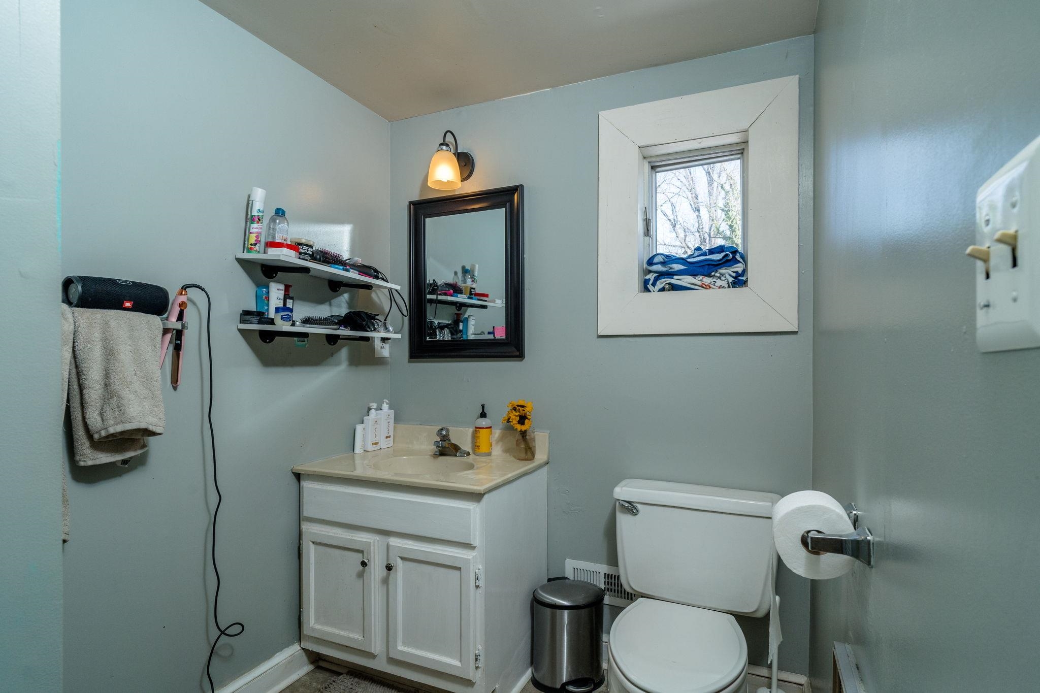 212 SHAMROCK RD, CHARLOTTESVILLE, Virginia 22903, 3 Bedrooms Bedrooms, ,2 BathroomsBathrooms,Residential,212 SHAMROCK RD,665329 MLS # 665329