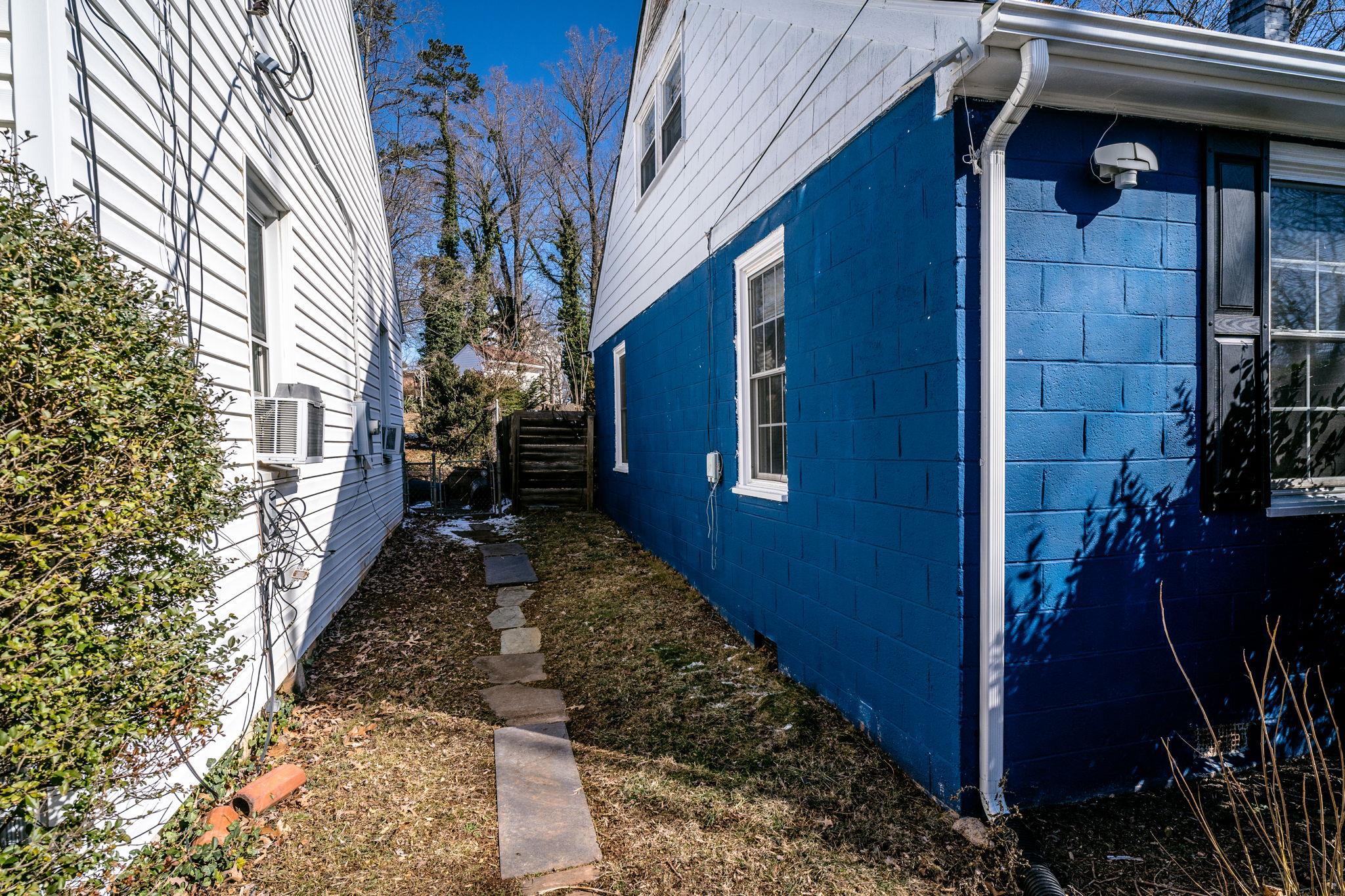 212 SHAMROCK RD, CHARLOTTESVILLE, Virginia 22903, 3 Bedrooms Bedrooms, ,2 BathroomsBathrooms,Residential,212 SHAMROCK RD,665329 MLS # 665329