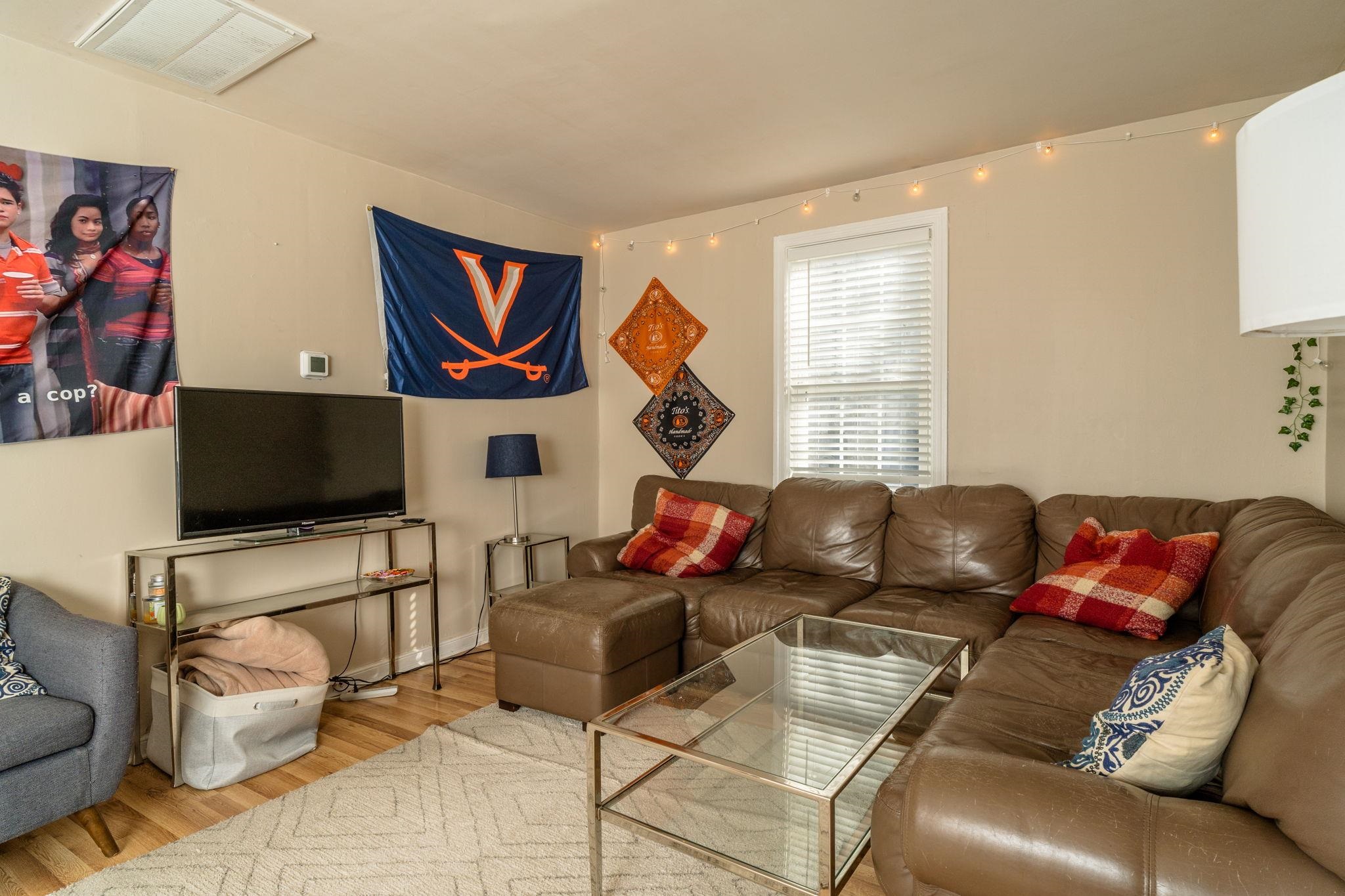 212 SHAMROCK RD, CHARLOTTESVILLE, Virginia 22903, 3 Bedrooms Bedrooms, ,2 BathroomsBathrooms,Residential,212 SHAMROCK RD,665329 MLS # 665329