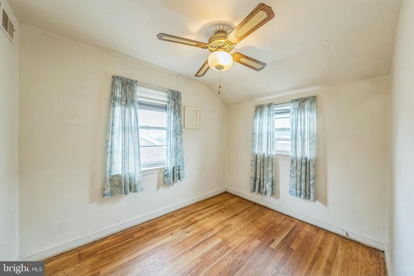 4334 DUBOIS PL SE, WASHINGTON, District Of Columbia 20019, 2 Bedrooms Bedrooms, ,1 BathroomBathrooms,Residential,For sale,4334 DUBOIS PL SE,DCDC2203958 MLS # DCDC2203958