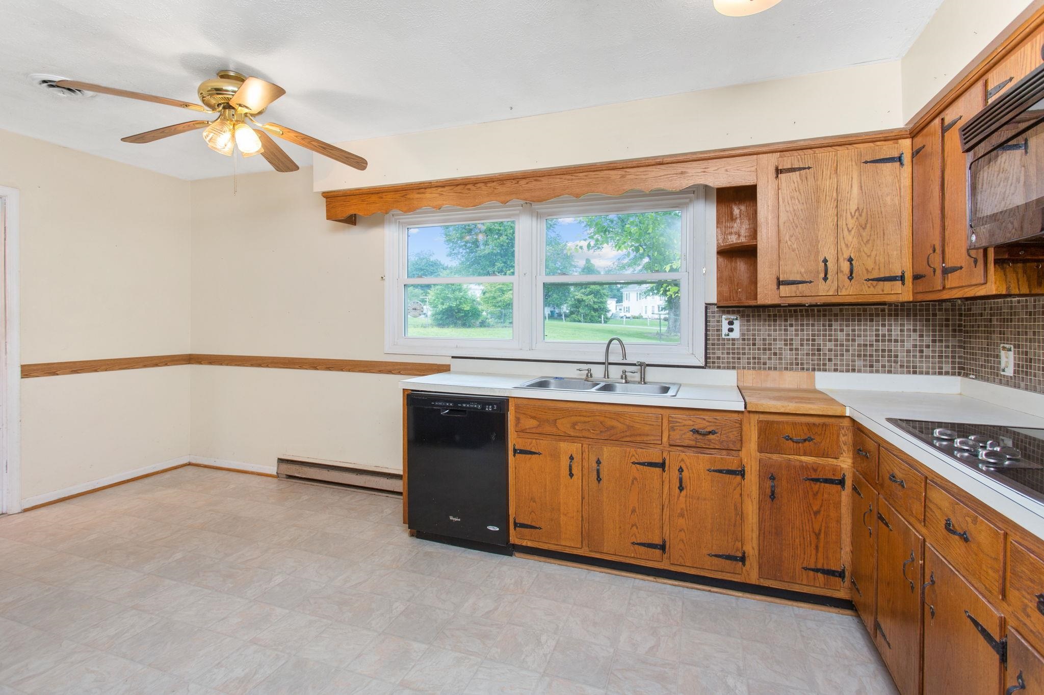 241 WALNUT DR, TIMBERVILLE, Virginia 22853, 3 Bedrooms Bedrooms, ,1 BathroomBathrooms,Residential,241 WALNUT DR,665335 MLS # 665335