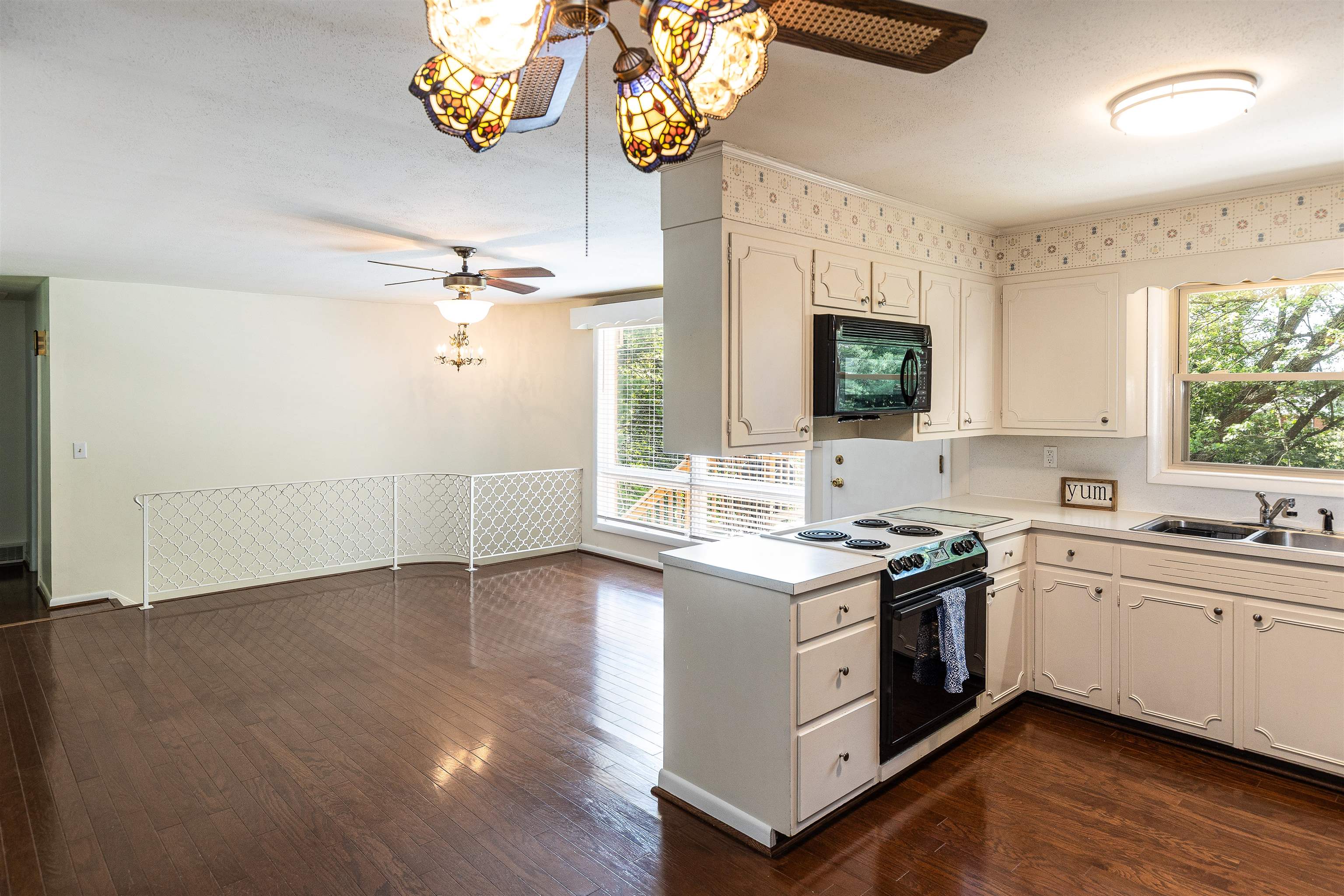 2613 ESTON DR, STAUNTON, Virginia 24401, 4 Bedrooms Bedrooms, ,3 BathroomsBathrooms,Residential,2613 Eston Drive,2613 ESTON DR,665340 MLS # 665340