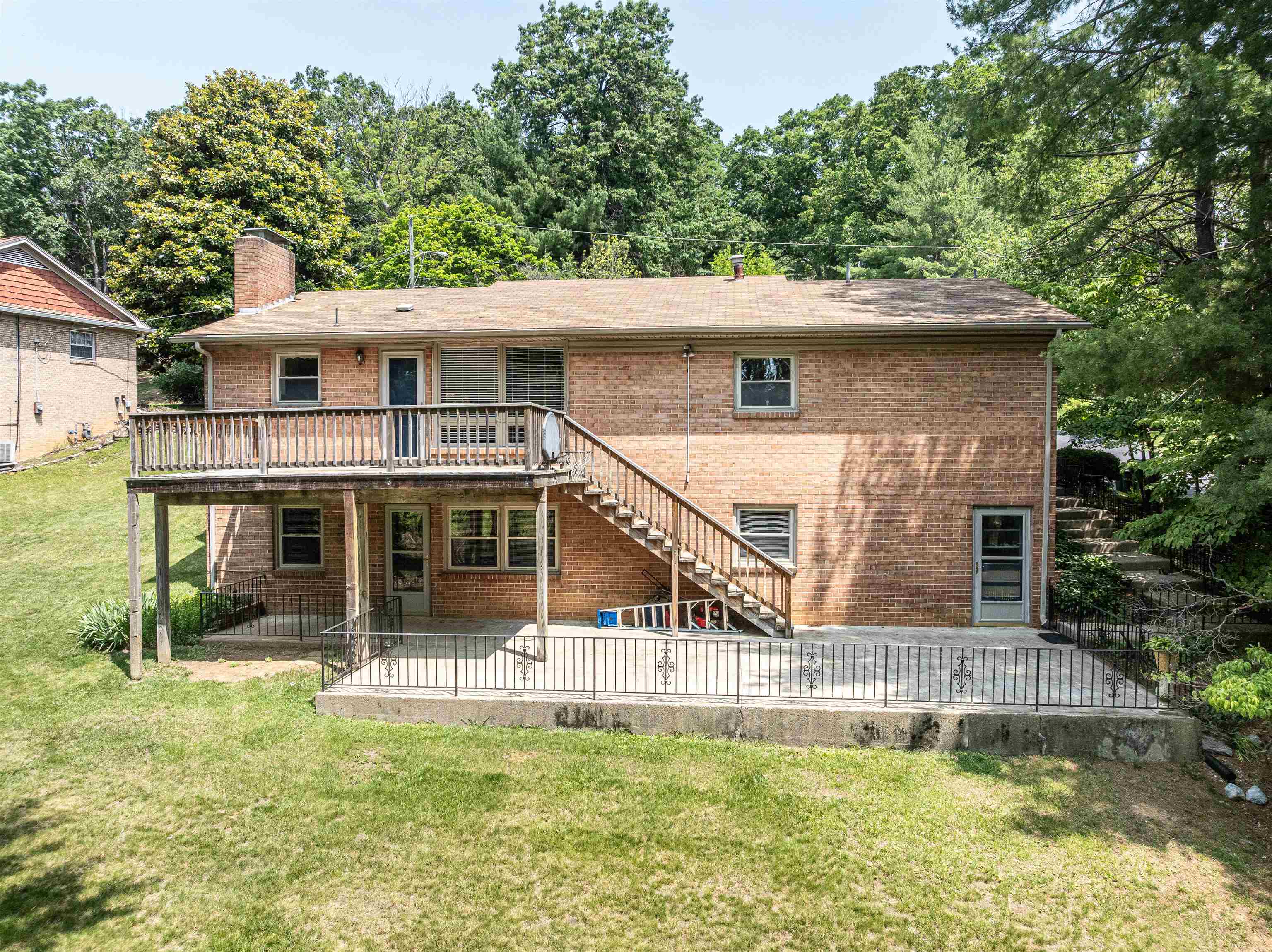 2613 ESTON DR, STAUNTON, Virginia 24401, 4 Bedrooms Bedrooms, ,3 BathroomsBathrooms,Residential,2613 Eston Drive,2613 ESTON DR,665340 MLS # 665340