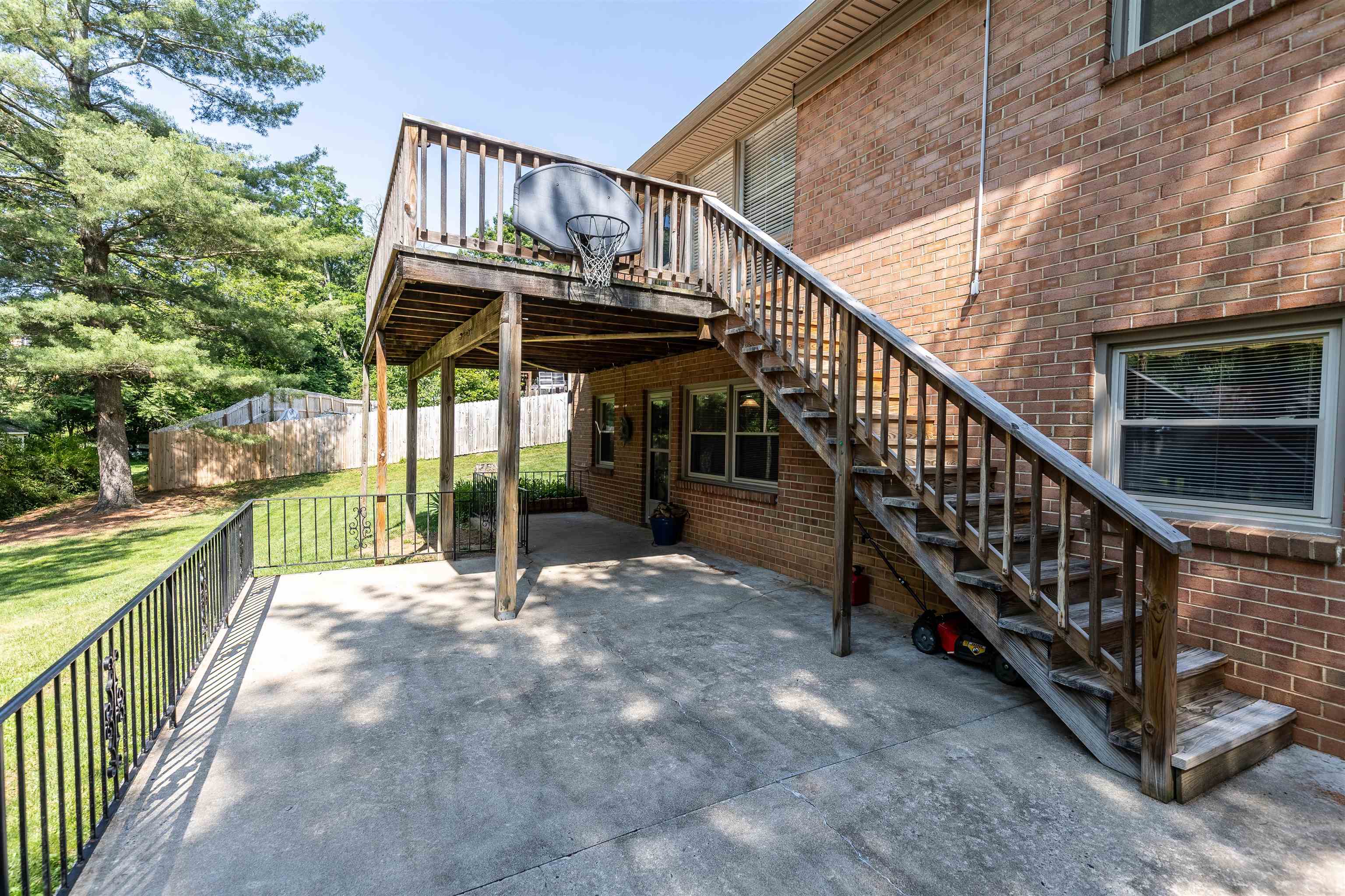 2613 ESTON DR, STAUNTON, Virginia 24401, 4 Bedrooms Bedrooms, ,3 BathroomsBathrooms,Residential,2613 Eston Drive,2613 ESTON DR,665340 MLS # 665340