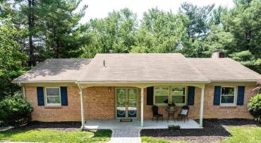 2613 ESTON DR, STAUNTON, Virginia 24401, 4 Bedrooms Bedrooms, ,3 BathroomsBathrooms,Residential,2613 Eston Drive,2613 ESTON DR,665340 MLS # 665340