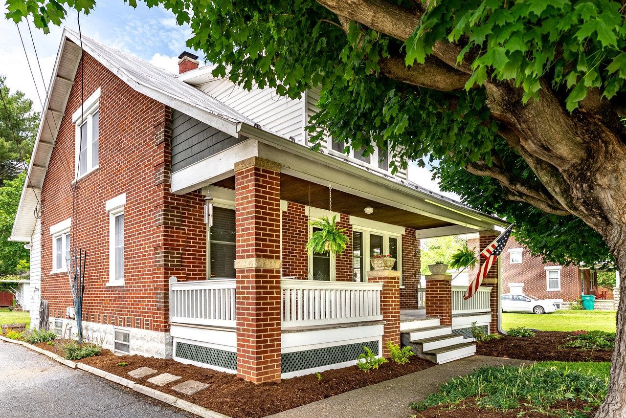 550 MASON ST, DAYTON, Virginia 22821, 3 Bedrooms Bedrooms, ,1 BathroomBathrooms,Residential,550 MASON ST,665344 MLS # 665344