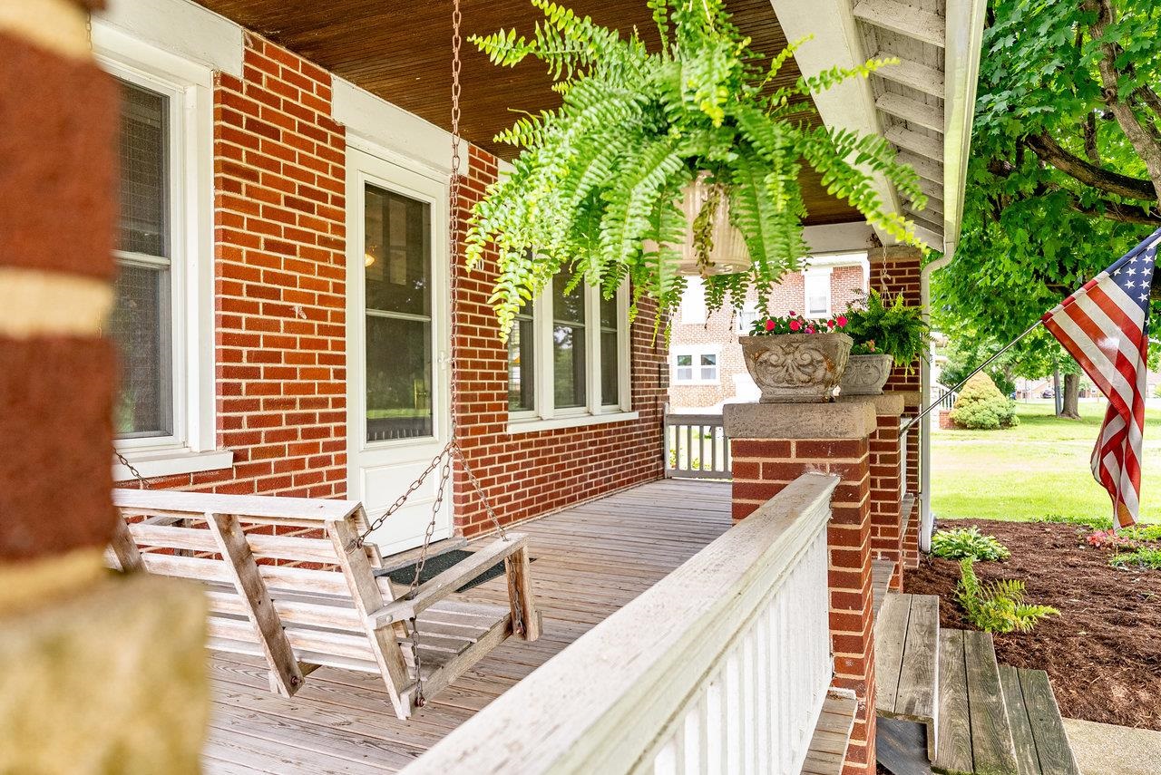 550 MASON ST, DAYTON, Virginia 22821, 3 Bedrooms Bedrooms, ,1 BathroomBathrooms,Residential,550 MASON ST,665344 MLS # 665344