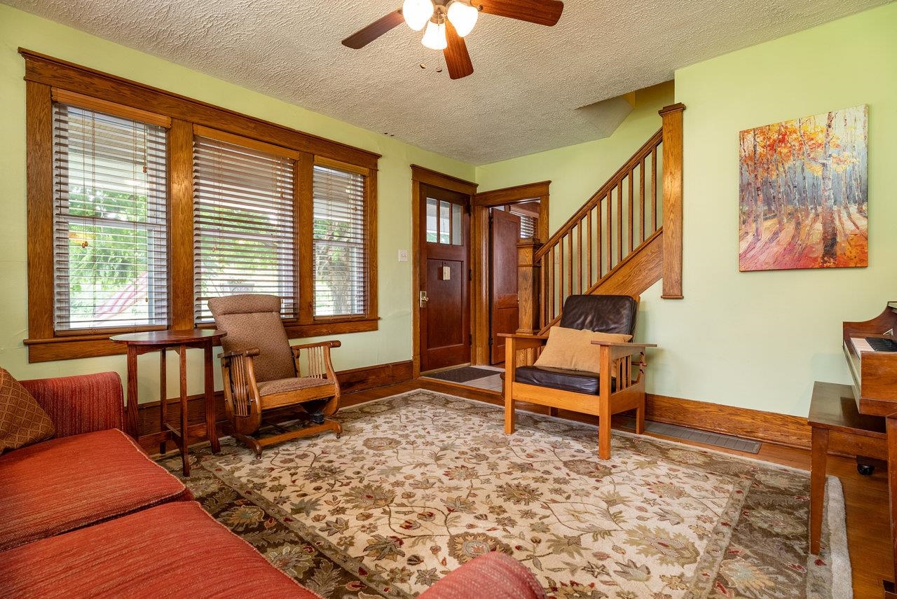 550 MASON ST, DAYTON, Virginia 22821, 3 Bedrooms Bedrooms, ,1 BathroomBathrooms,Residential,550 MASON ST,665344 MLS # 665344