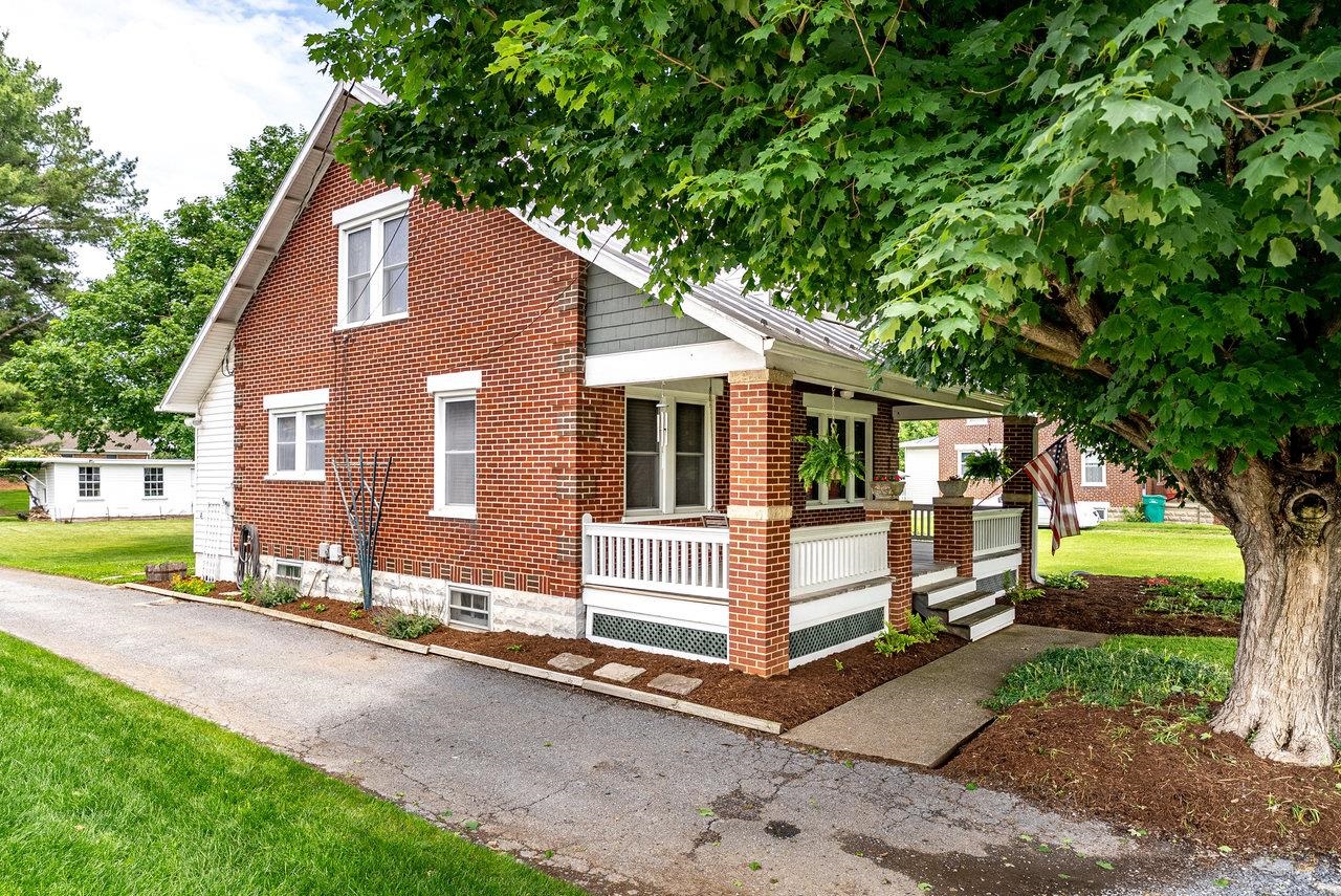 550 MASON ST, DAYTON, Virginia 22821, 3 Bedrooms Bedrooms, ,1 BathroomBathrooms,Residential,550 MASON ST,665344 MLS # 665344