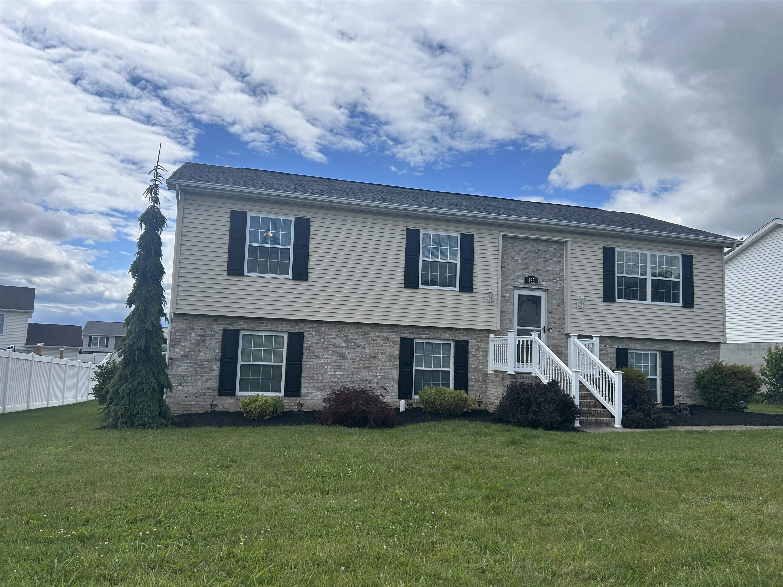 135 CLARA CT, HARRISONBURG, Virginia 22802, 3 Bedrooms Bedrooms, ,3 BathroomsBathrooms,Residential,135 CLARA CT,665346 MLS # 665346