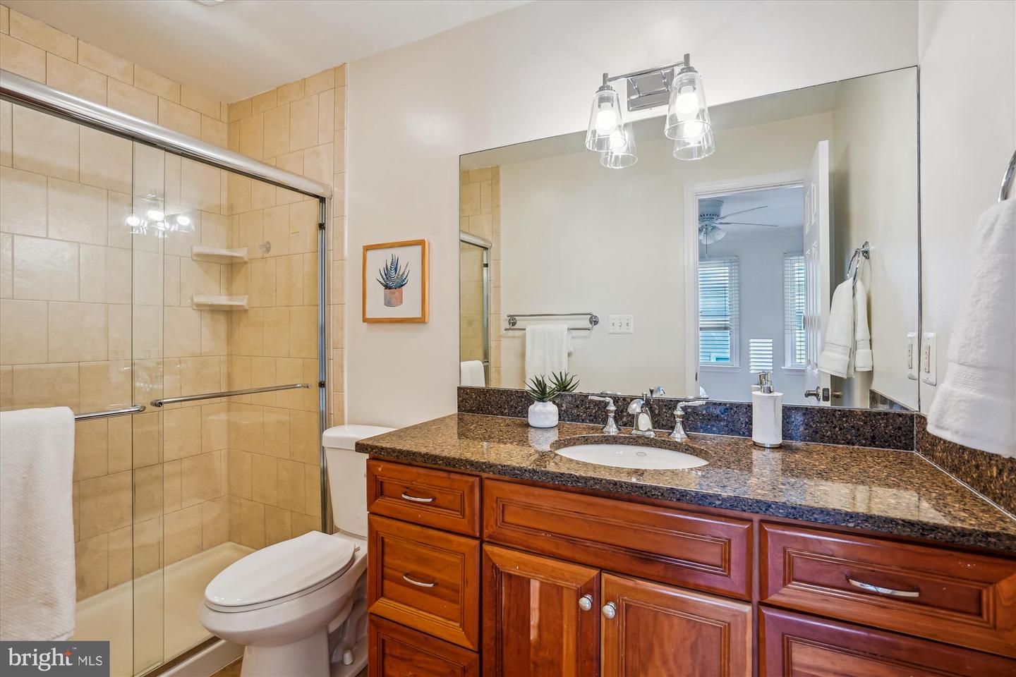 1802 21ST ST N, ARLINGTON, Virginia 22209, 2 Bedrooms Bedrooms, ,2 BathroomsBathrooms,Residential,For sale,1802 21ST ST N,VAAR2055118 MLS # VAAR2055118