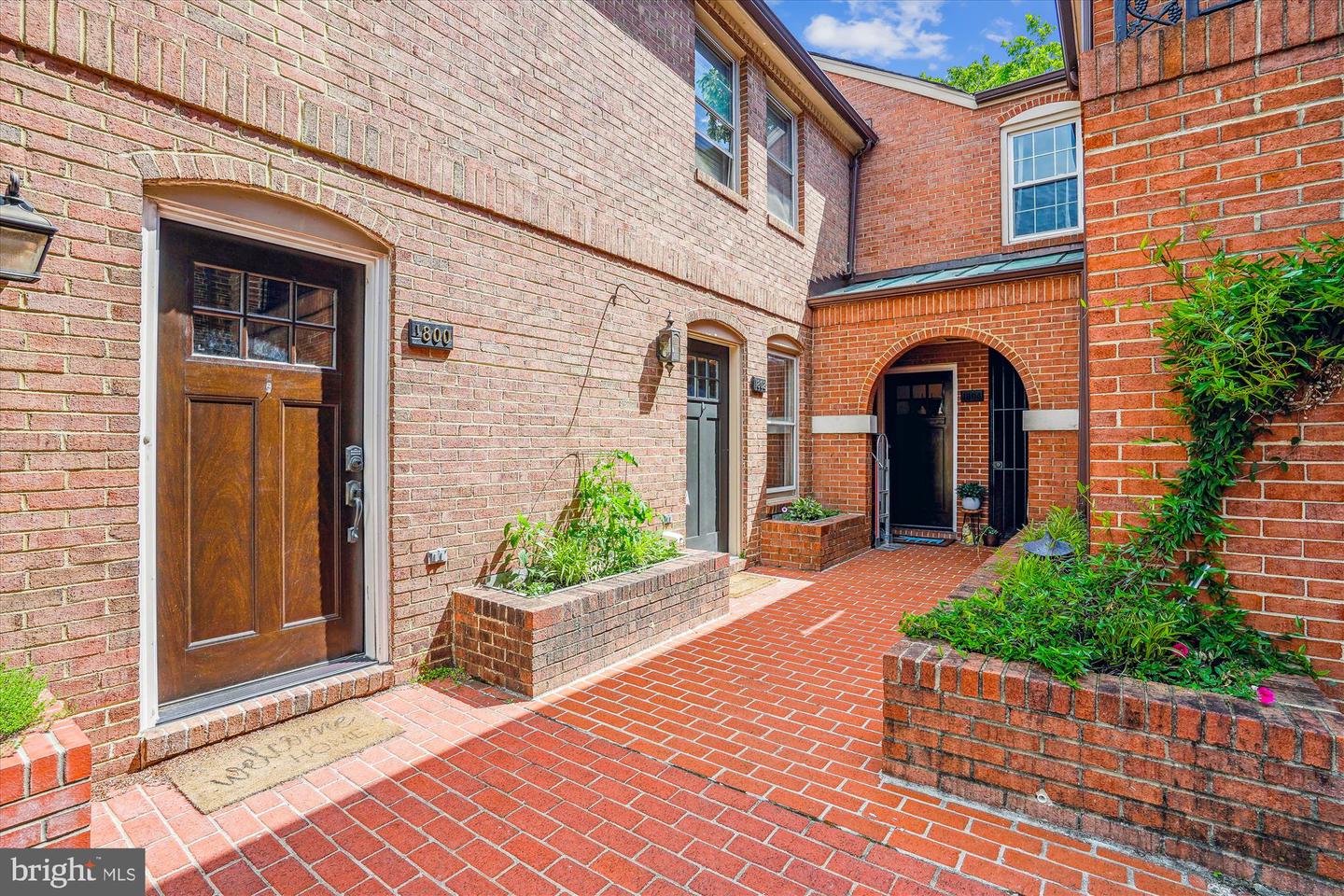 1802 21ST ST N, ARLINGTON, Virginia 22209, 2 Bedrooms Bedrooms, ,2 BathroomsBathrooms,Residential,For sale,1802 21ST ST N,VAAR2055118 MLS # VAAR2055118