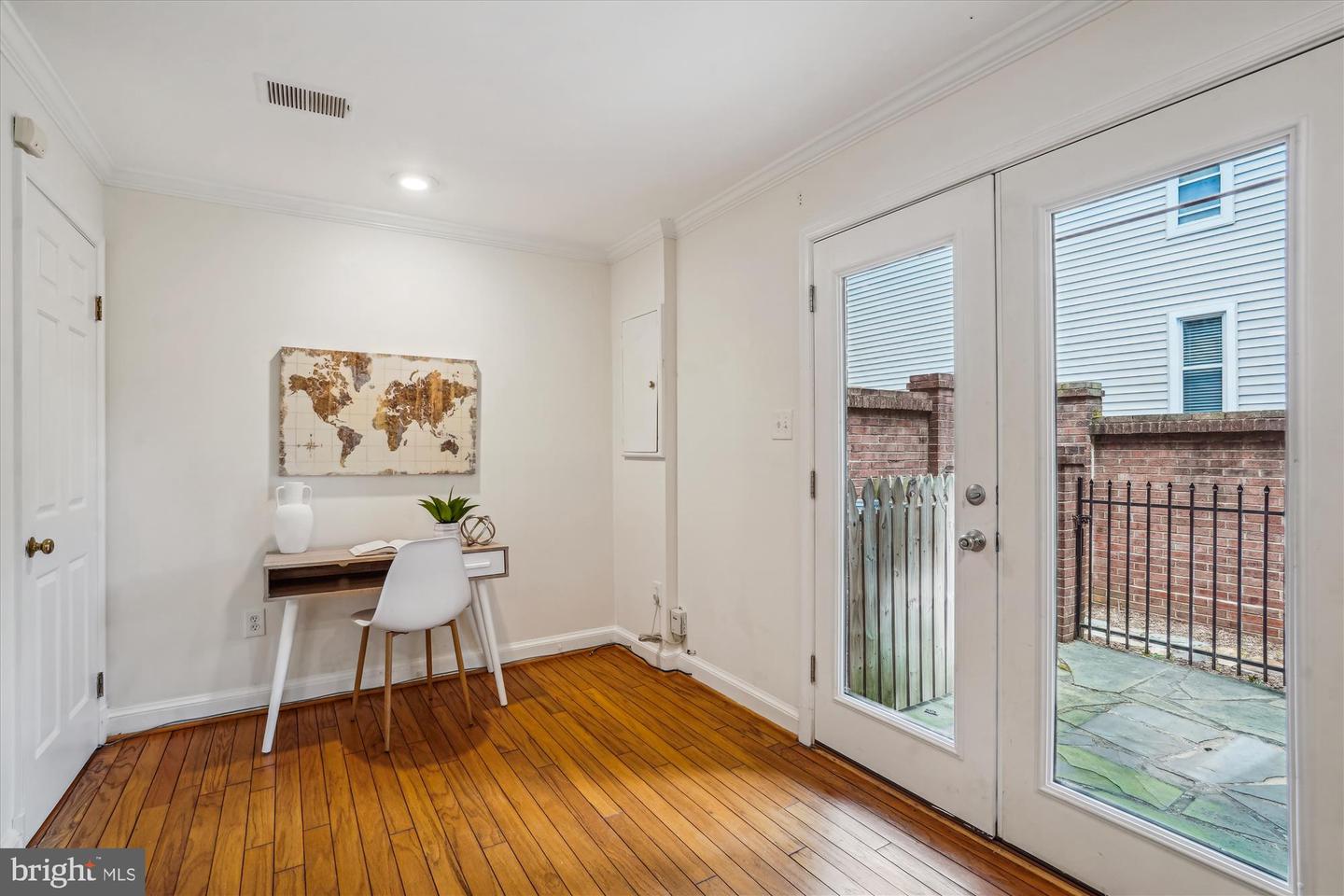 1802 21ST ST N, ARLINGTON, Virginia 22209, 2 Bedrooms Bedrooms, ,2 BathroomsBathrooms,Residential,For sale,1802 21ST ST N,VAAR2055118 MLS # VAAR2055118