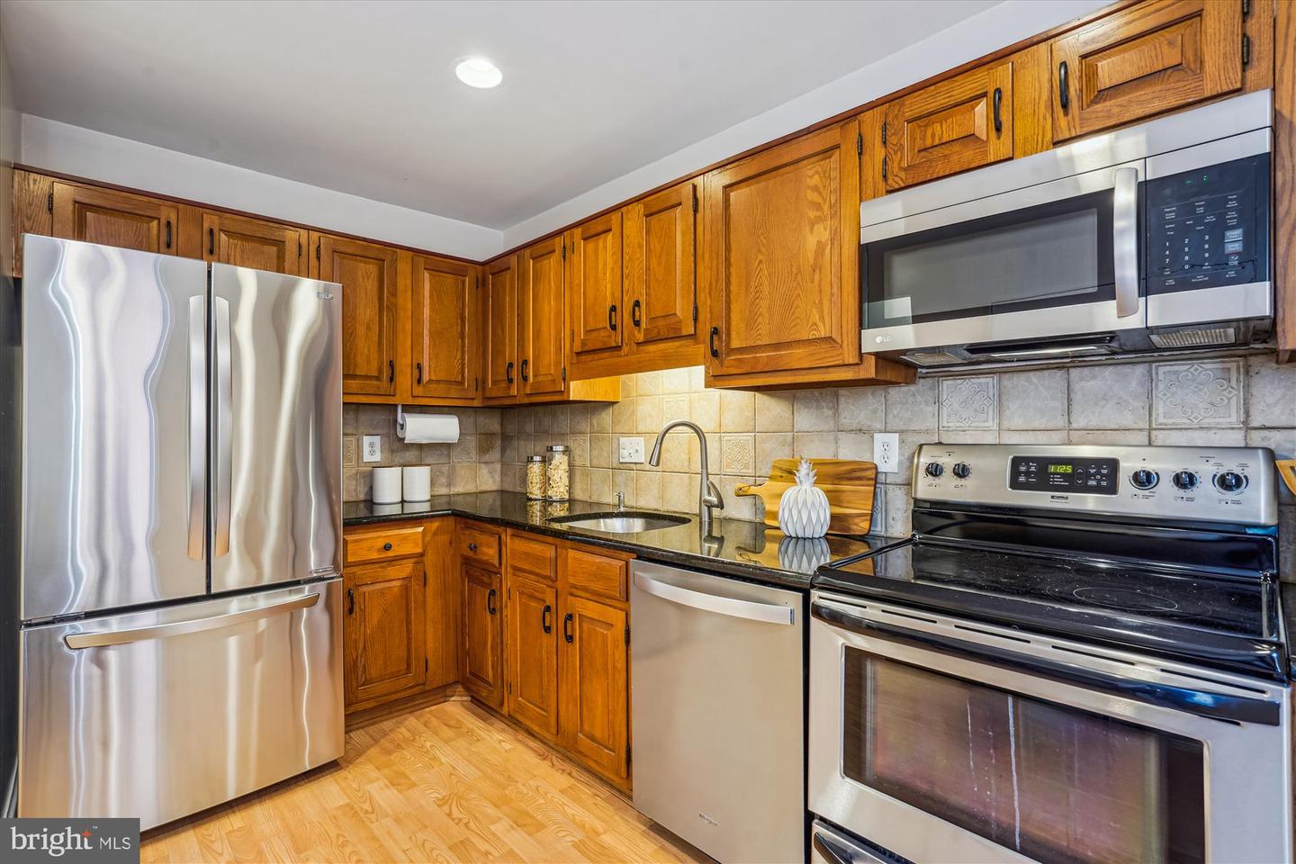 1802 21ST ST N, ARLINGTON, Virginia 22209, 2 Bedrooms Bedrooms, ,2 BathroomsBathrooms,Residential,For sale,1802 21ST ST N,VAAR2055118 MLS # VAAR2055118