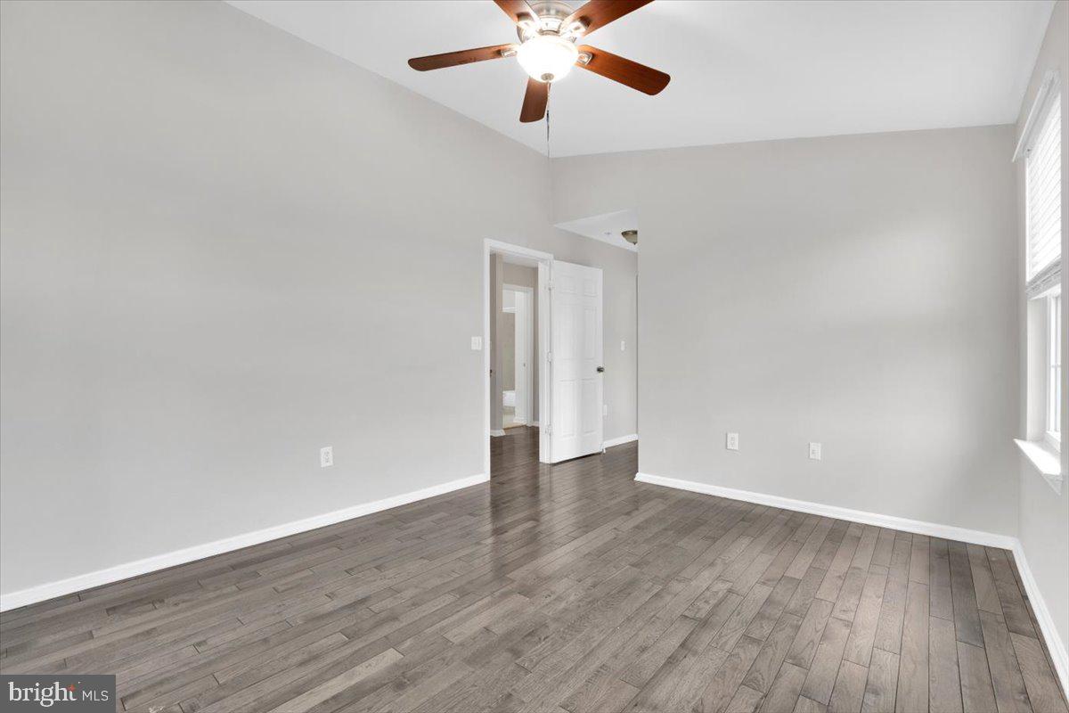 4542 SUPERIOR SQ, FAIRFAX, Virginia 22033, 3 Bedrooms Bedrooms, ,3 BathroomsBathrooms,Residential,For sale,4542 SUPERIOR SQ,VAFX2232946 MLS # VAFX2232946