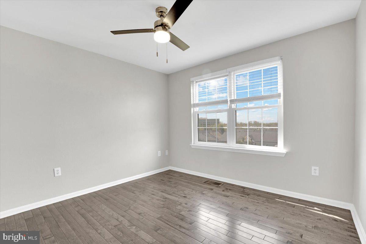 4542 SUPERIOR SQ, FAIRFAX, Virginia 22033, 3 Bedrooms Bedrooms, ,3 BathroomsBathrooms,Residential,For sale,4542 SUPERIOR SQ,VAFX2232946 MLS # VAFX2232946