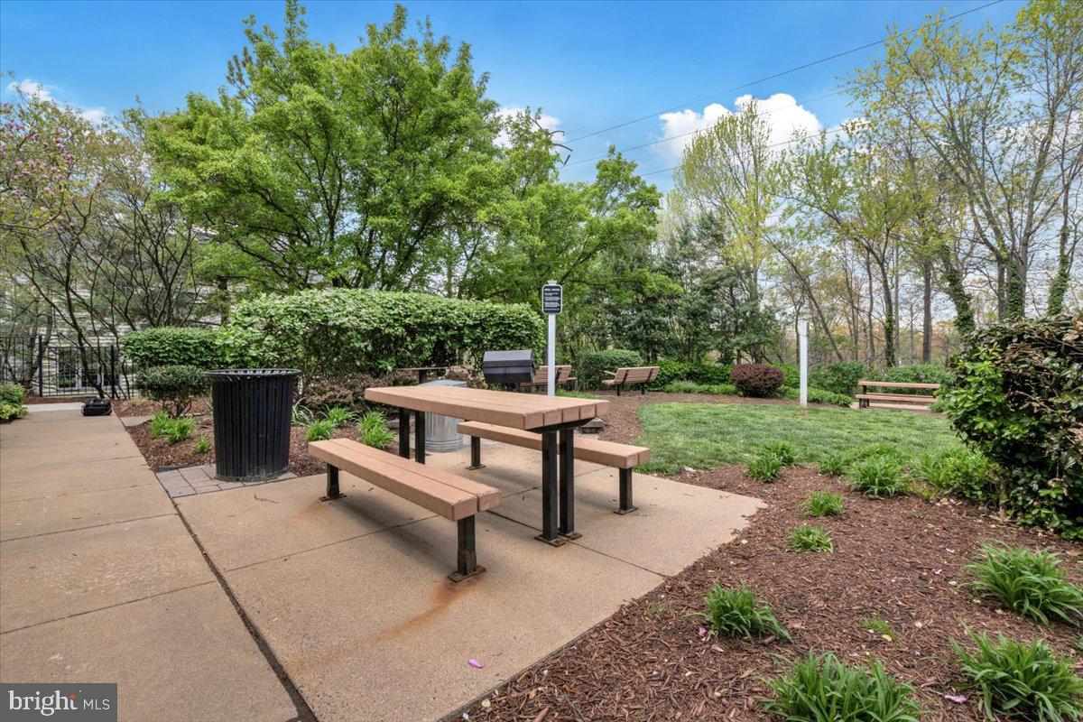 4542 SUPERIOR SQ, FAIRFAX, Virginia 22033, 3 Bedrooms Bedrooms, ,3 BathroomsBathrooms,Residential,For sale,4542 SUPERIOR SQ,VAFX2232946 MLS # VAFX2232946