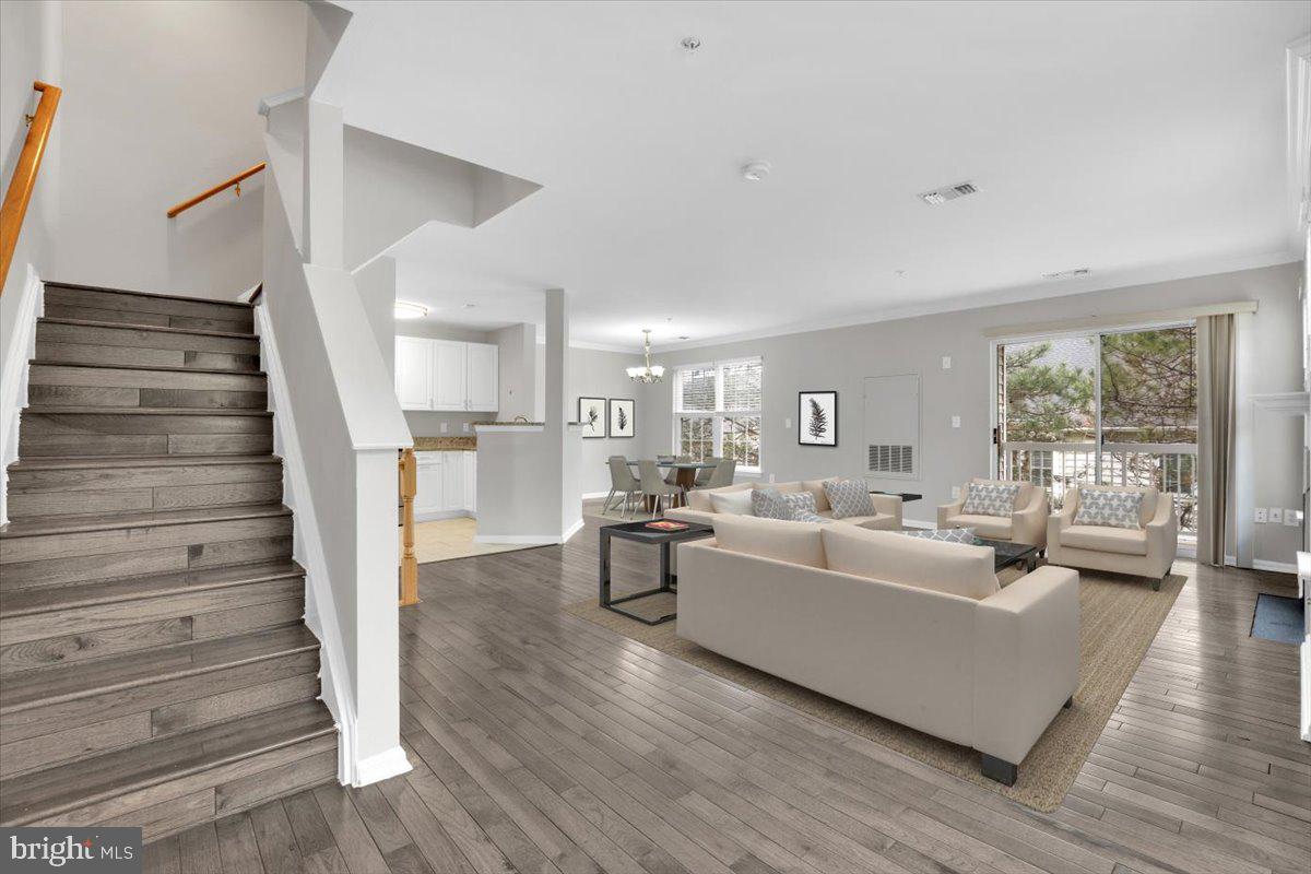 4542 SUPERIOR SQ, FAIRFAX, Virginia 22033, 3 Bedrooms Bedrooms, ,3 BathroomsBathrooms,Residential,For sale,4542 SUPERIOR SQ,VAFX2232946 MLS # VAFX2232946