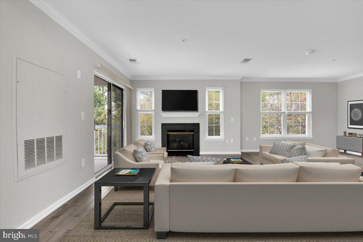 4542 SUPERIOR SQ, FAIRFAX, Virginia 22033, 3 Bedrooms Bedrooms, ,3 BathroomsBathrooms,Residential,For sale,4542 SUPERIOR SQ,VAFX2232946 MLS # VAFX2232946