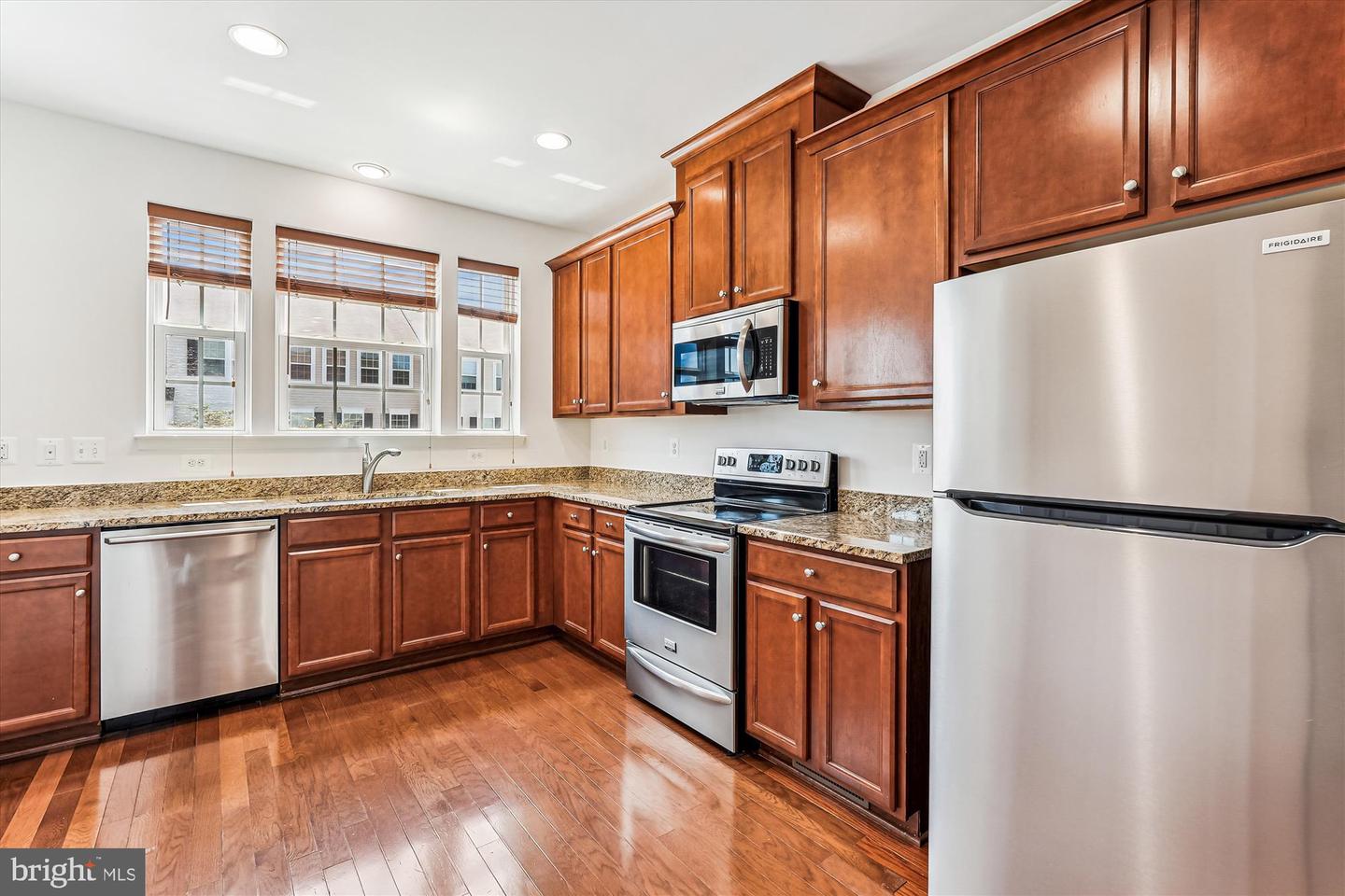 8210 HERITAGE CROSSING CT, MANASSAS, Virginia 20109, 2 Bedrooms Bedrooms, ,2 BathroomsBathrooms,Residential,For sale,8210 HERITAGE CROSSING CT,VAPW2093804 MLS # VAPW2093804