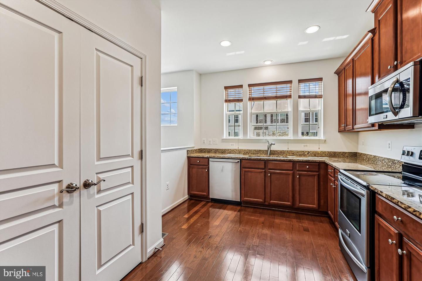 8210 HERITAGE CROSSING CT, MANASSAS, Virginia 20109, 2 Bedrooms Bedrooms, ,2 BathroomsBathrooms,Residential,For sale,8210 HERITAGE CROSSING CT,VAPW2093804 MLS # VAPW2093804
