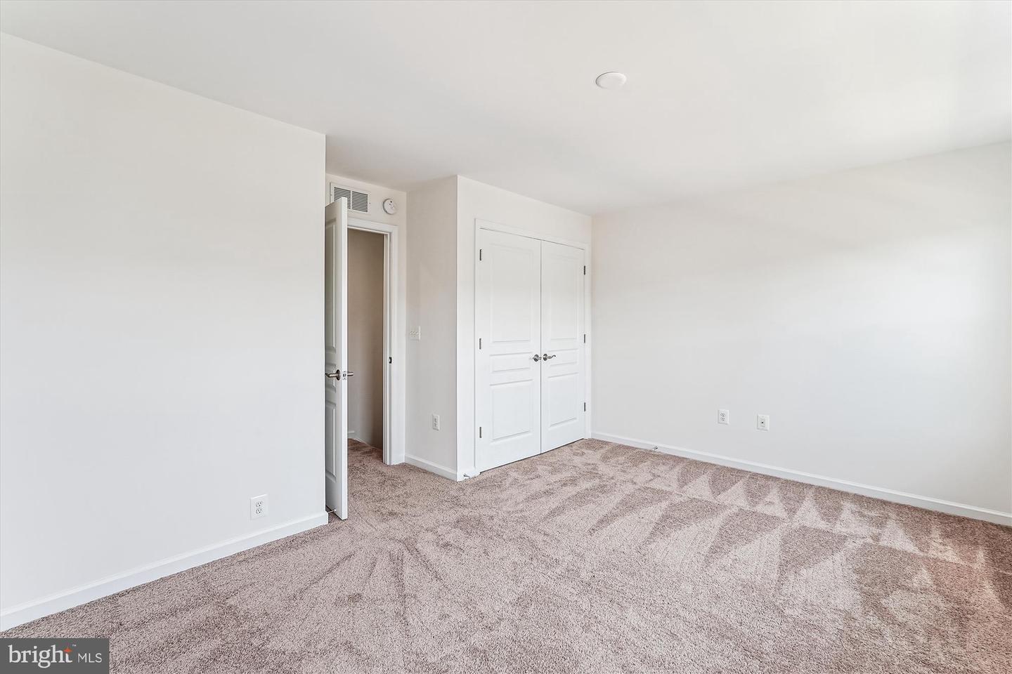 8210 HERITAGE CROSSING CT, MANASSAS, Virginia 20109, 2 Bedrooms Bedrooms, ,2 BathroomsBathrooms,Residential,For sale,8210 HERITAGE CROSSING CT,VAPW2093804 MLS # VAPW2093804