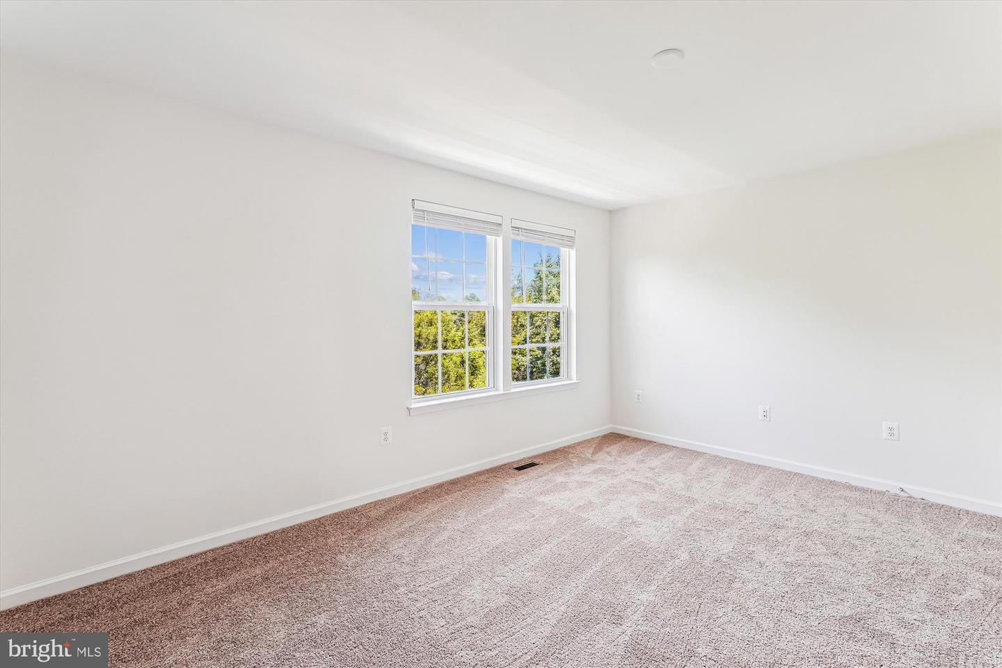 8210 HERITAGE CROSSING CT, MANASSAS, Virginia 20109, 2 Bedrooms Bedrooms, ,2 BathroomsBathrooms,Residential,For sale,8210 HERITAGE CROSSING CT,VAPW2093804 MLS # VAPW2093804