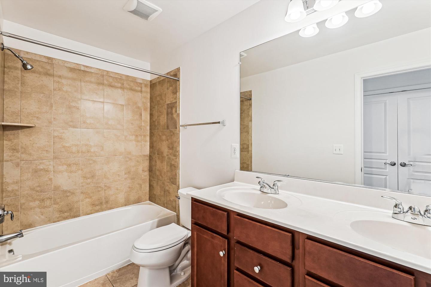 8210 HERITAGE CROSSING CT, MANASSAS, Virginia 20109, 2 Bedrooms Bedrooms, ,2 BathroomsBathrooms,Residential,For sale,8210 HERITAGE CROSSING CT,VAPW2093804 MLS # VAPW2093804