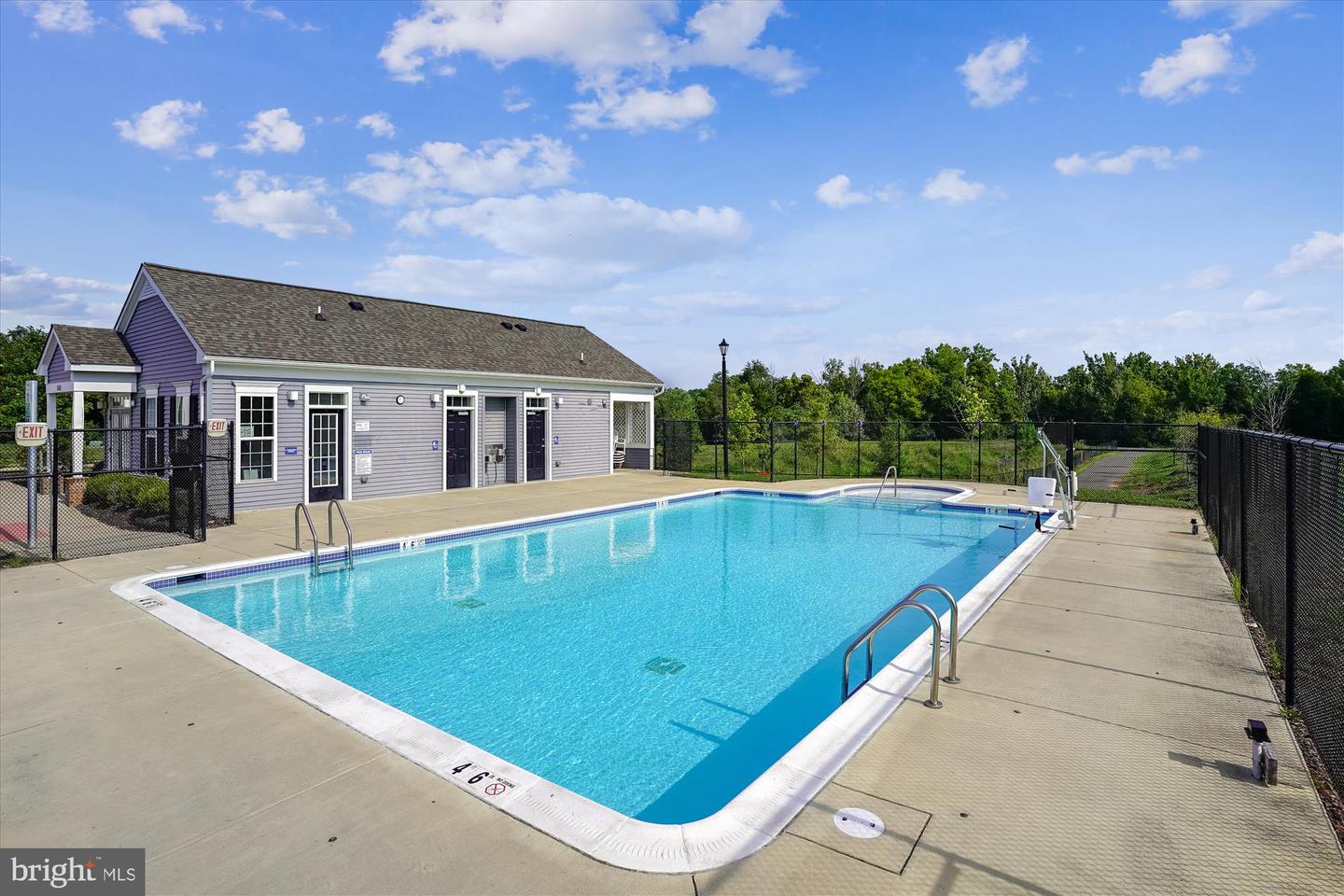 8210 HERITAGE CROSSING CT, MANASSAS, Virginia 20109, 2 Bedrooms Bedrooms, ,2 BathroomsBathrooms,Residential,For sale,8210 HERITAGE CROSSING CT,VAPW2093804 MLS # VAPW2093804