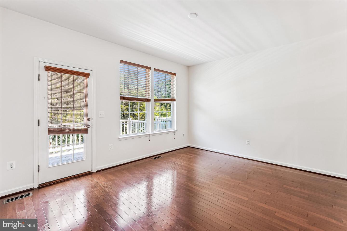 8210 HERITAGE CROSSING CT, MANASSAS, Virginia 20109, 2 Bedrooms Bedrooms, ,2 BathroomsBathrooms,Residential,For sale,8210 HERITAGE CROSSING CT,VAPW2093804 MLS # VAPW2093804