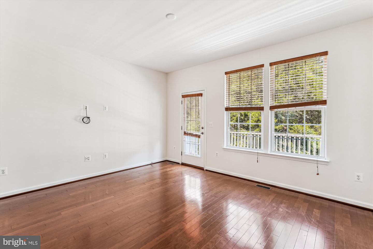 8210 HERITAGE CROSSING CT, MANASSAS, Virginia 20109, 2 Bedrooms Bedrooms, ,2 BathroomsBathrooms,Residential,For sale,8210 HERITAGE CROSSING CT,VAPW2093804 MLS # VAPW2093804