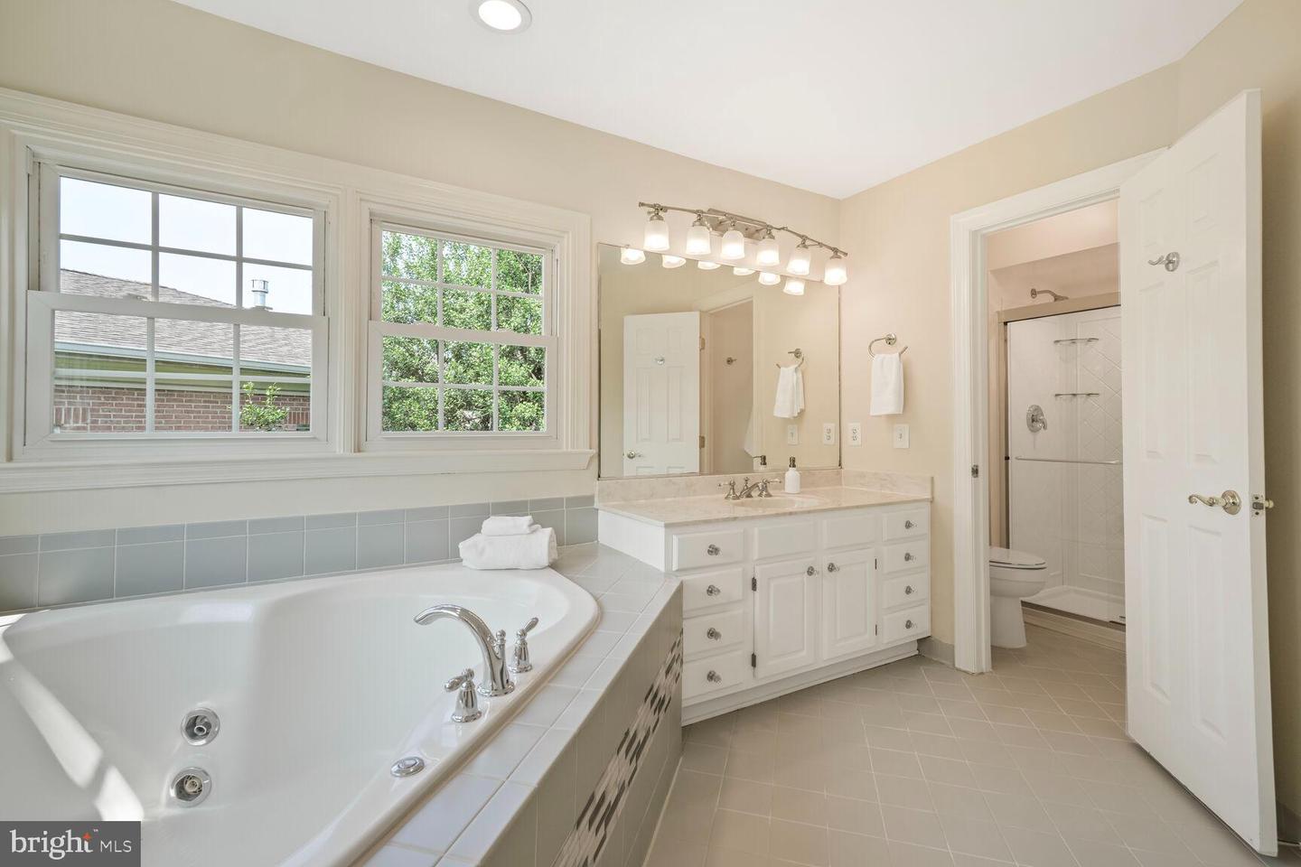 6013 4TH ST N, ARLINGTON, Virginia 22203, 5 Bedrooms Bedrooms, ,3 BathroomsBathrooms,Residential,For sale,6013 4TH ST N,VAAR2057366 MLS # VAAR2057366