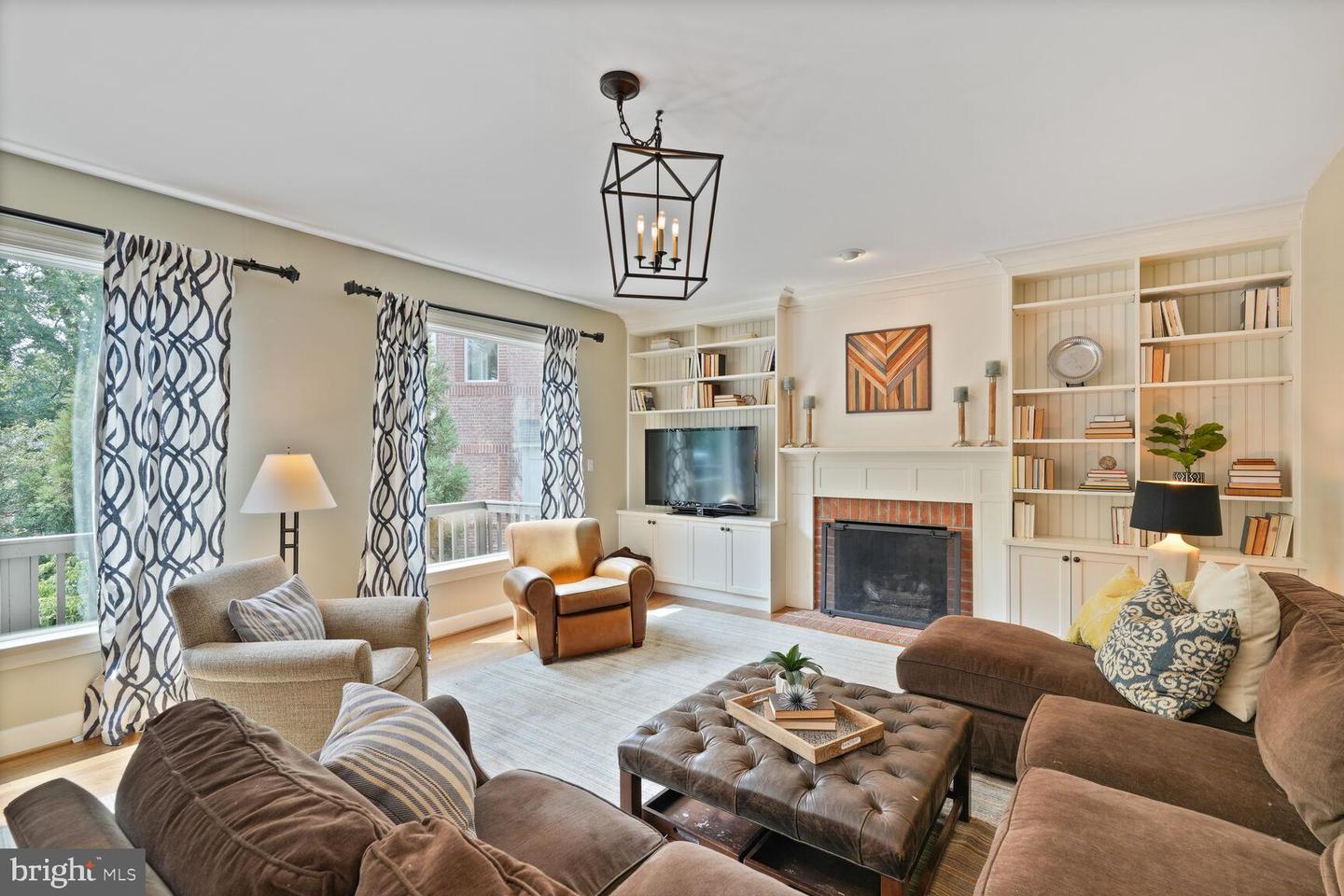 6013 4TH ST N, ARLINGTON, Virginia 22203, 5 Bedrooms Bedrooms, ,3 BathroomsBathrooms,Residential,For sale,6013 4TH ST N,VAAR2057366 MLS # VAAR2057366