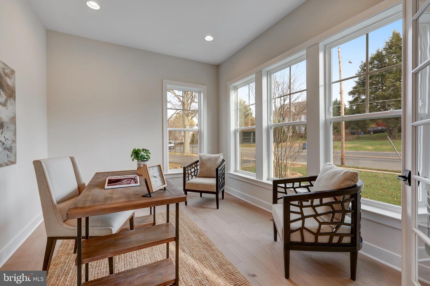 3013 N TORONTO ST, ARLINGTON, Virginia 22213, 4 Bedrooms Bedrooms, ,3 BathroomsBathrooms,Residential,For sale,3013 N TORONTO ST,VAAR2057506 MLS # VAAR2057506