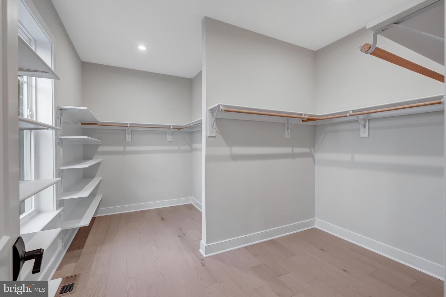 3013 N TORONTO ST, ARLINGTON, Virginia 22213, 4 Bedrooms Bedrooms, ,3 BathroomsBathrooms,Residential,For sale,3013 N TORONTO ST,VAAR2057506 MLS # VAAR2057506