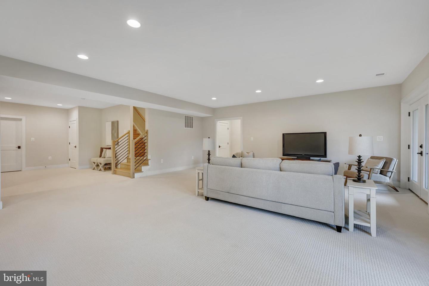 3013 N TORONTO ST, ARLINGTON, Virginia 22213, 4 Bedrooms Bedrooms, ,3 BathroomsBathrooms,Residential,For sale,3013 N TORONTO ST,VAAR2057506 MLS # VAAR2057506