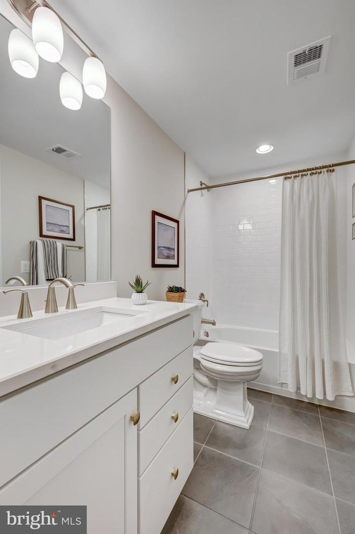 3013 N TORONTO ST, ARLINGTON, Virginia 22213, 4 Bedrooms Bedrooms, ,3 BathroomsBathrooms,Residential,For sale,3013 N TORONTO ST,VAAR2057506 MLS # VAAR2057506