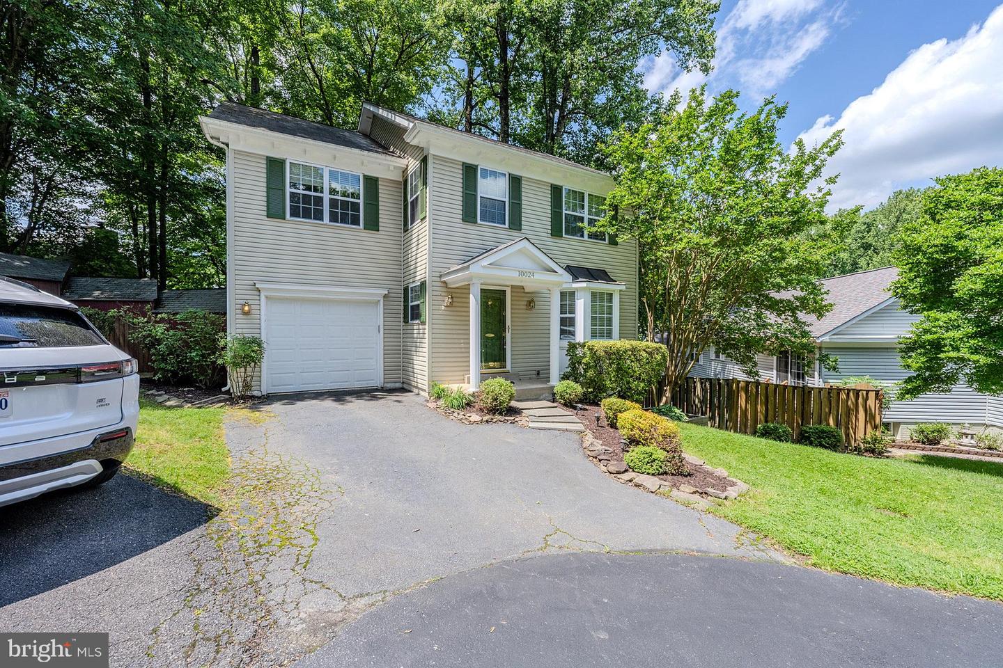 10024 PARK WOODS LN, BURKE, Virginia 22015, 4 Bedrooms Bedrooms, ,2 BathroomsBathrooms,Residential,For sale,10024 PARK WOODS LN,VAFX2243854 MLS # VAFX2243854