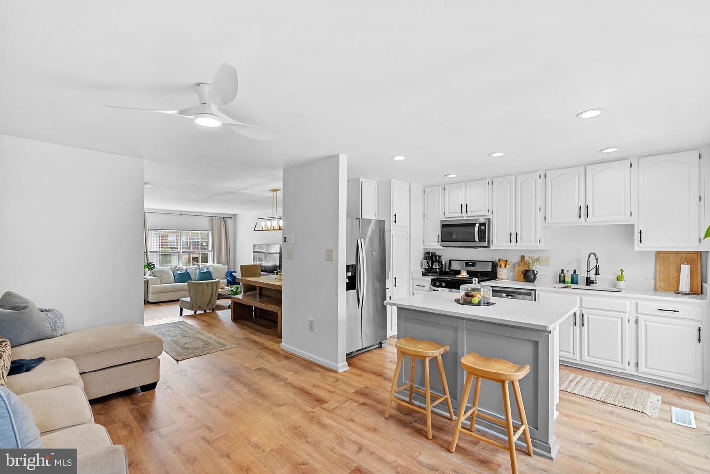 16836 CAPON TREE LN, WOODBRIDGE, Virginia 22191, 3 Bedrooms Bedrooms, ,3 BathroomsBathrooms,Residential,For sale,16836 CAPON TREE LN,VAPW2095796 MLS # VAPW2095796