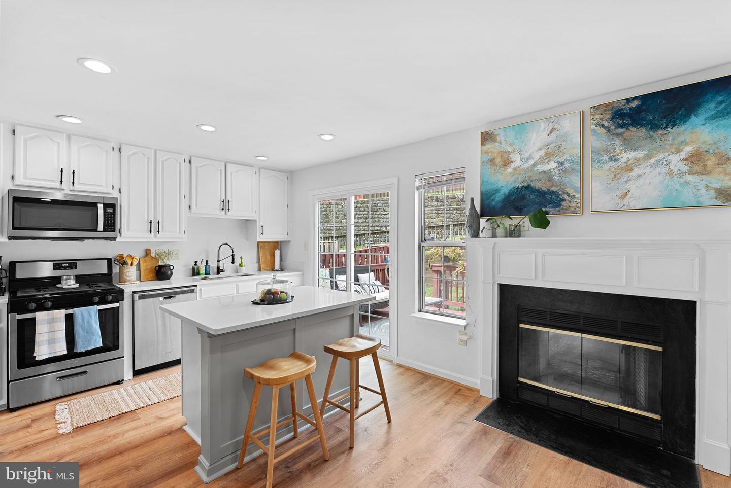 16836 CAPON TREE LN, WOODBRIDGE, Virginia 22191, 3 Bedrooms Bedrooms, ,3 BathroomsBathrooms,Residential,For sale,16836 CAPON TREE LN,VAPW2095796 MLS # VAPW2095796