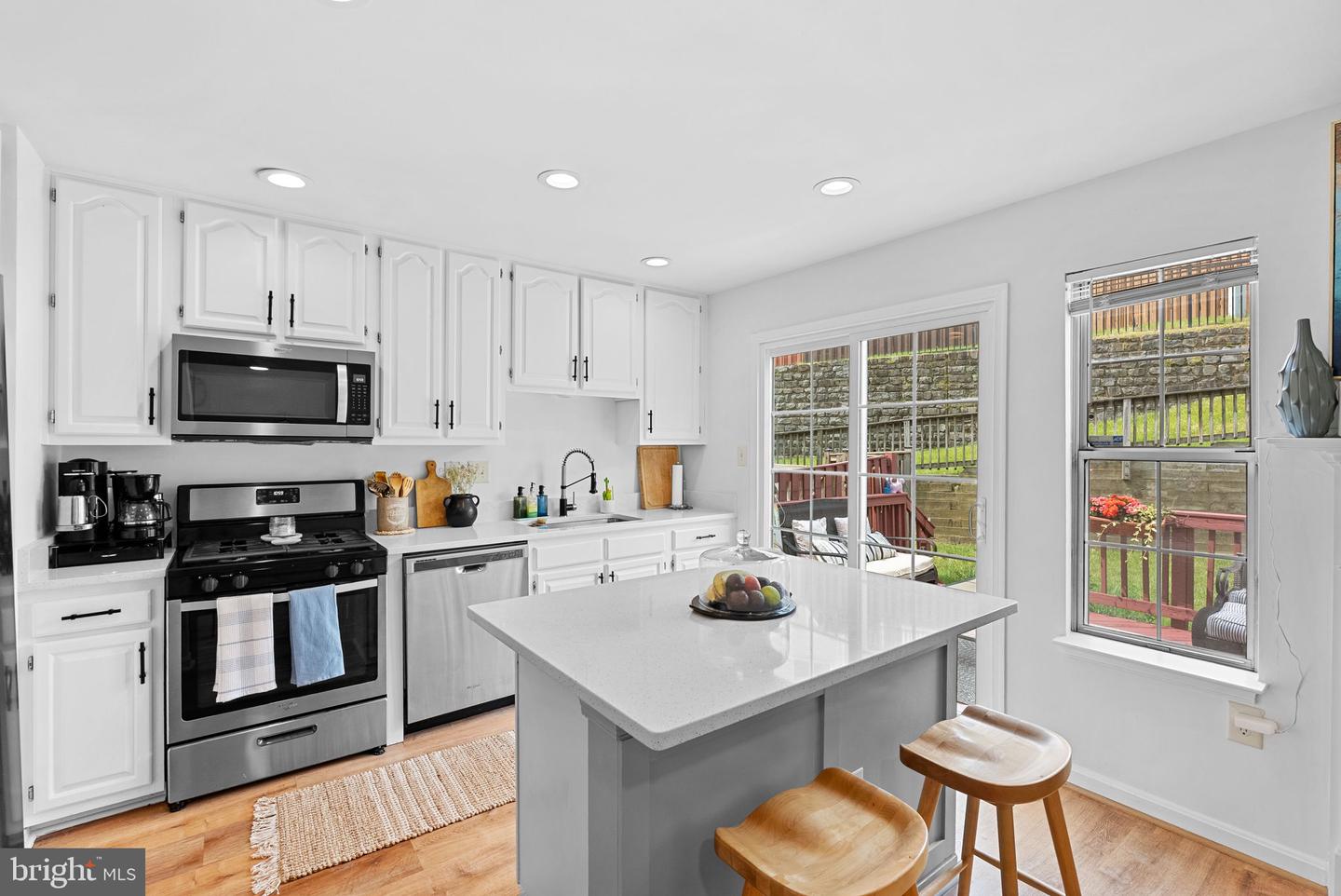 16836 CAPON TREE LN, WOODBRIDGE, Virginia 22191, 3 Bedrooms Bedrooms, ,3 BathroomsBathrooms,Residential,For sale,16836 CAPON TREE LN,VAPW2095796 MLS # VAPW2095796