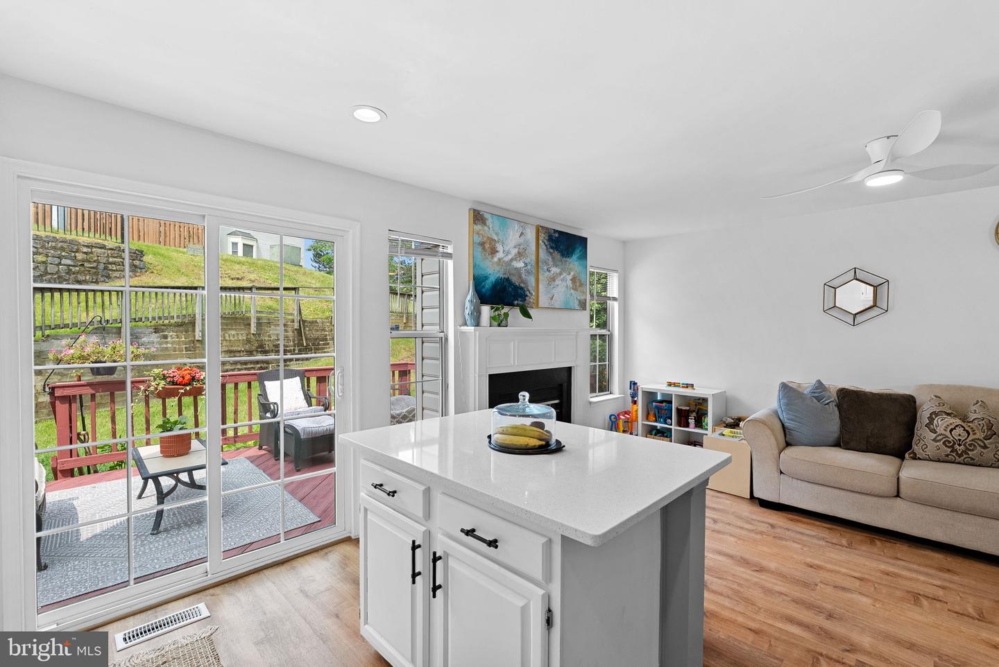 16836 CAPON TREE LN, WOODBRIDGE, Virginia 22191, 3 Bedrooms Bedrooms, ,3 BathroomsBathrooms,Residential,For sale,16836 CAPON TREE LN,VAPW2095796 MLS # VAPW2095796