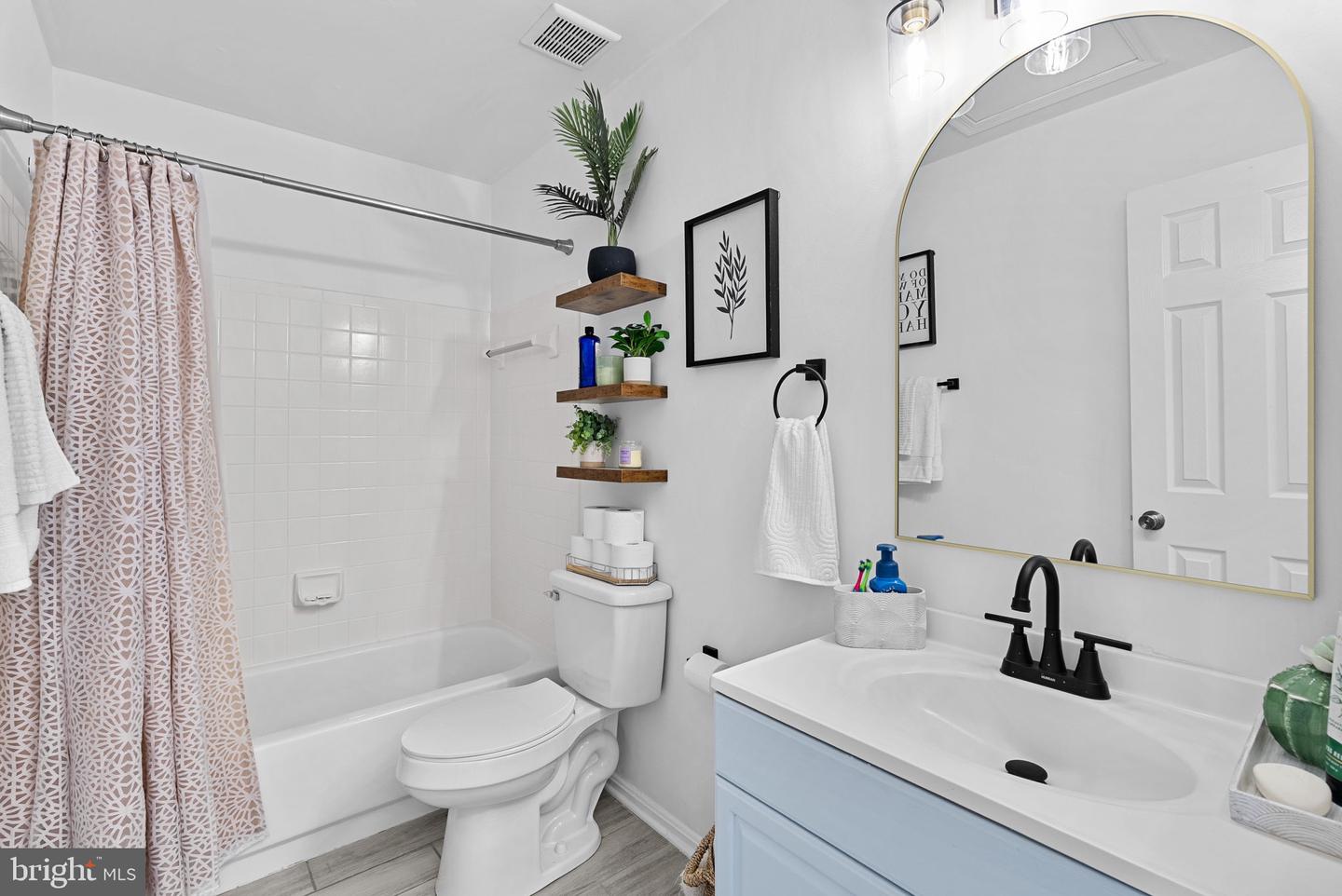 16836 CAPON TREE LN, WOODBRIDGE, Virginia 22191, 3 Bedrooms Bedrooms, ,3 BathroomsBathrooms,Residential,For sale,16836 CAPON TREE LN,VAPW2095796 MLS # VAPW2095796