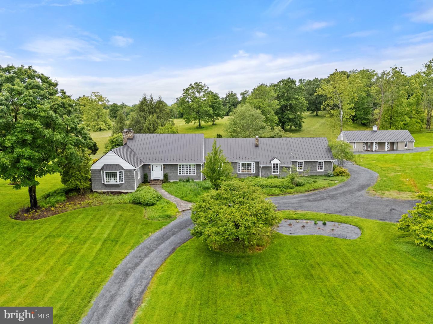 22693 ST LOUIS RD, MIDDLEBURG, Virginia 20117, 3 Bedrooms Bedrooms, ,3 BathroomsBathrooms,Residential,For sale,22693 ST LOUIS RD,VALO2098200 MLS # VALO2098200